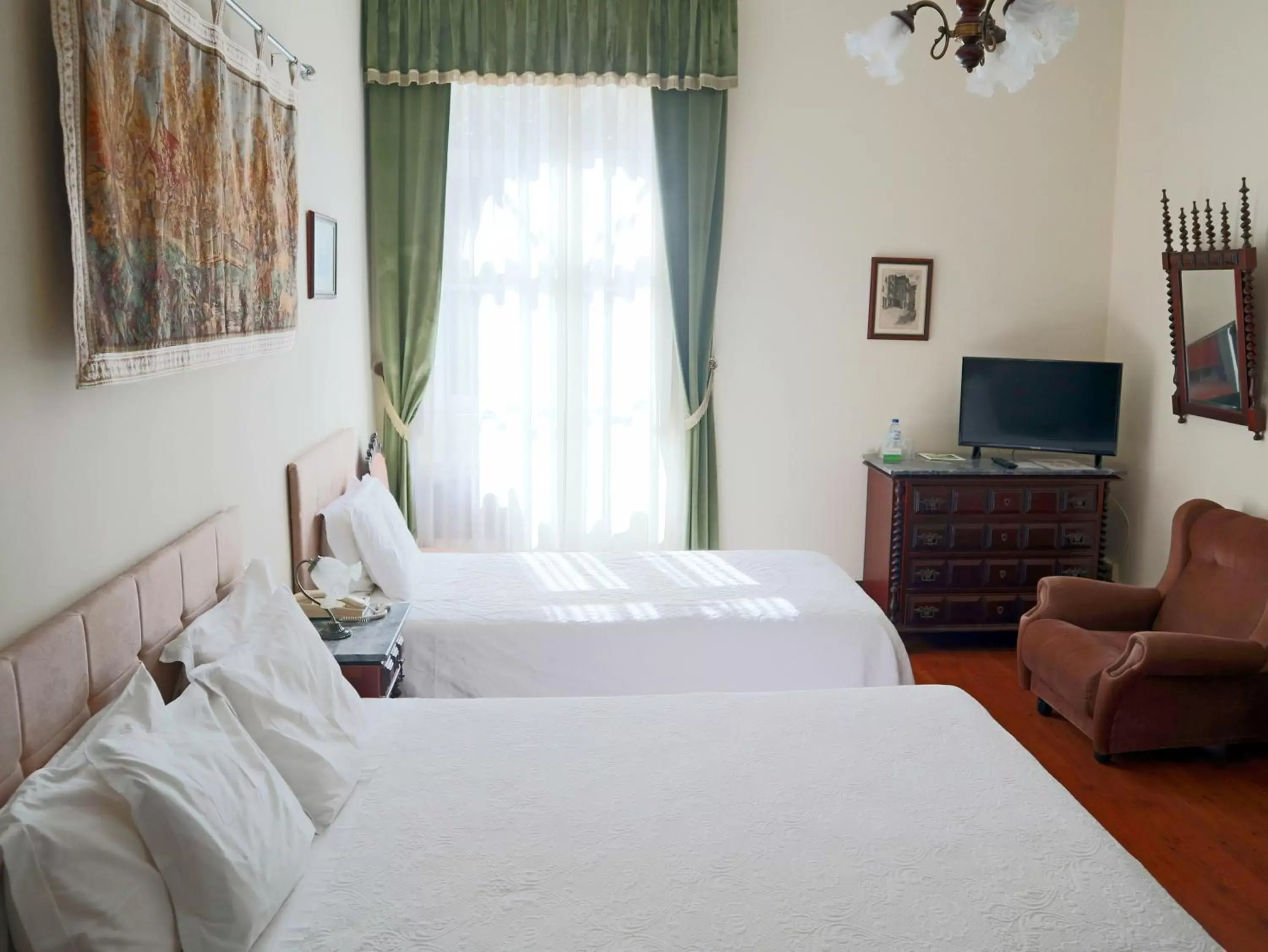 Bed in Alegre - Bussaco Boutique Hotel