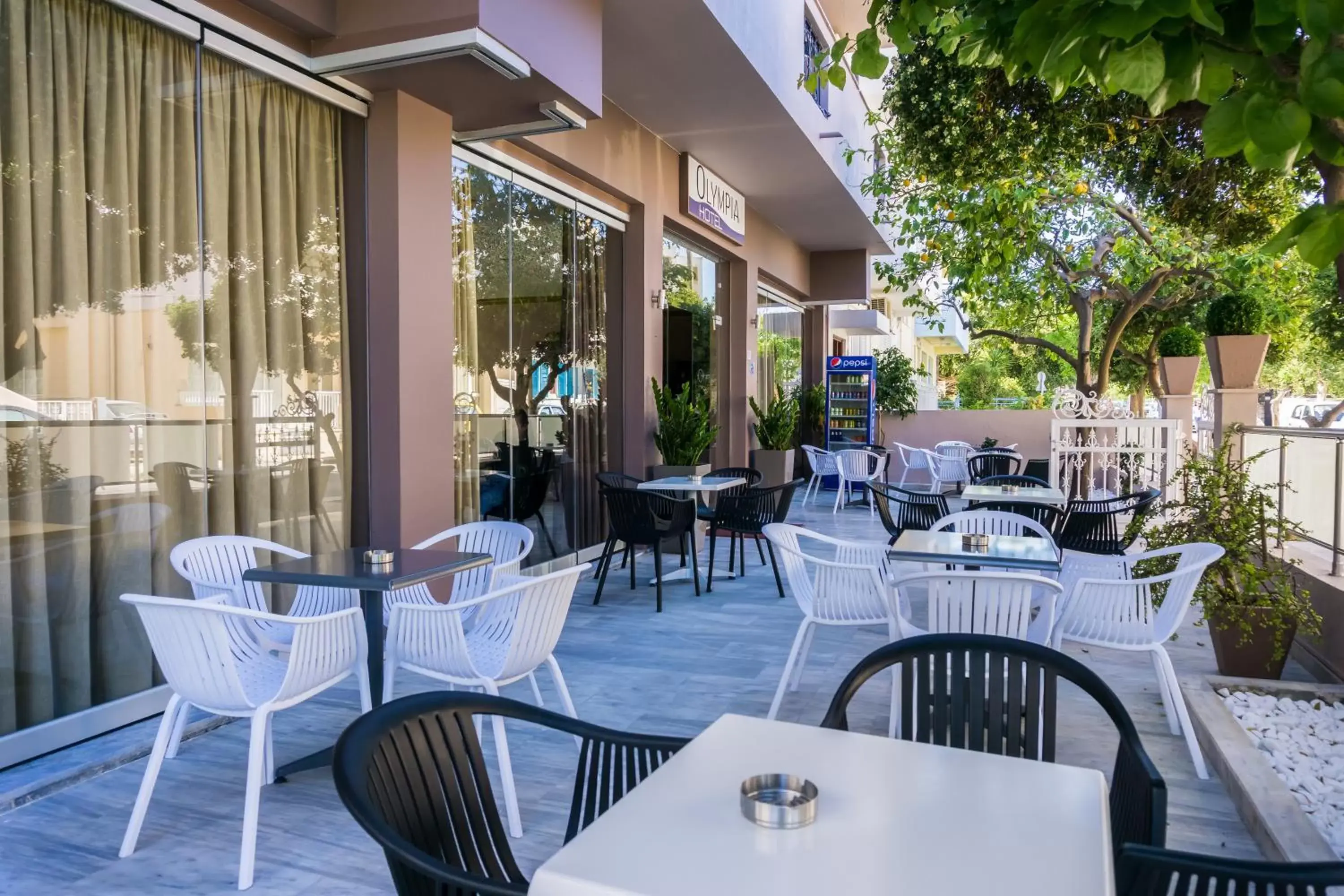 Garden view, Restaurant/Places to Eat in Olympia Hotel