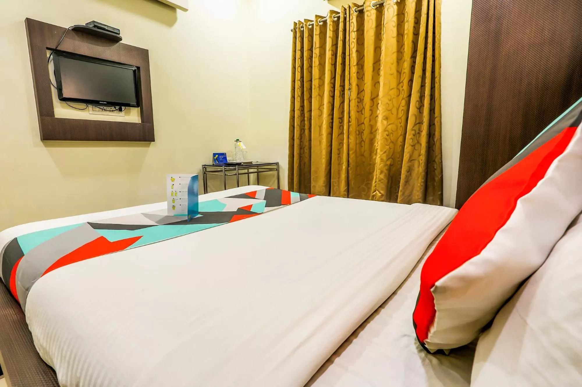Bedroom, Bed in FabExpress Adore Inn - Nr Mumbai International Airport