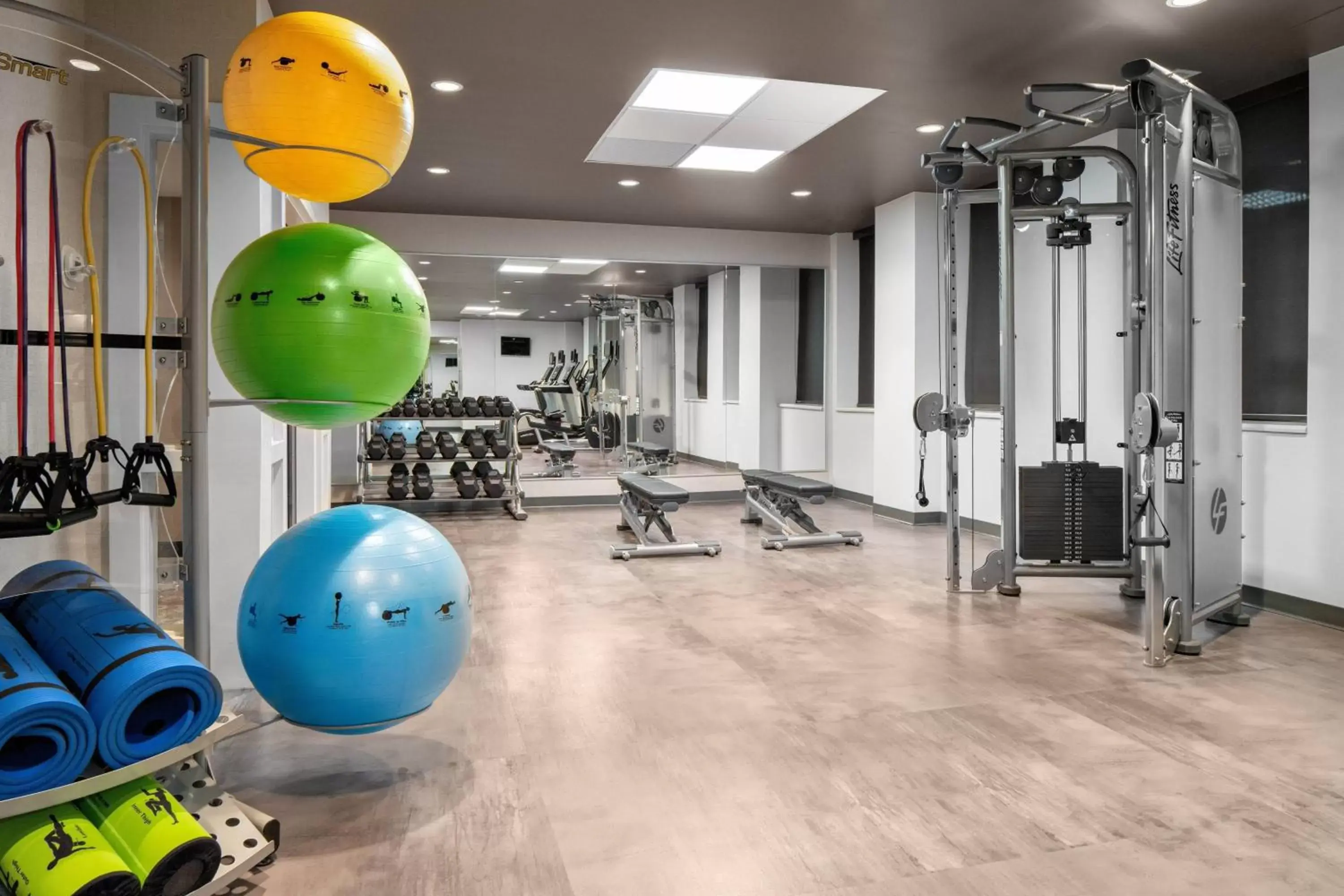Fitness centre/facilities, Fitness Center/Facilities in Courtyard by Marriott Edmonton Downtown