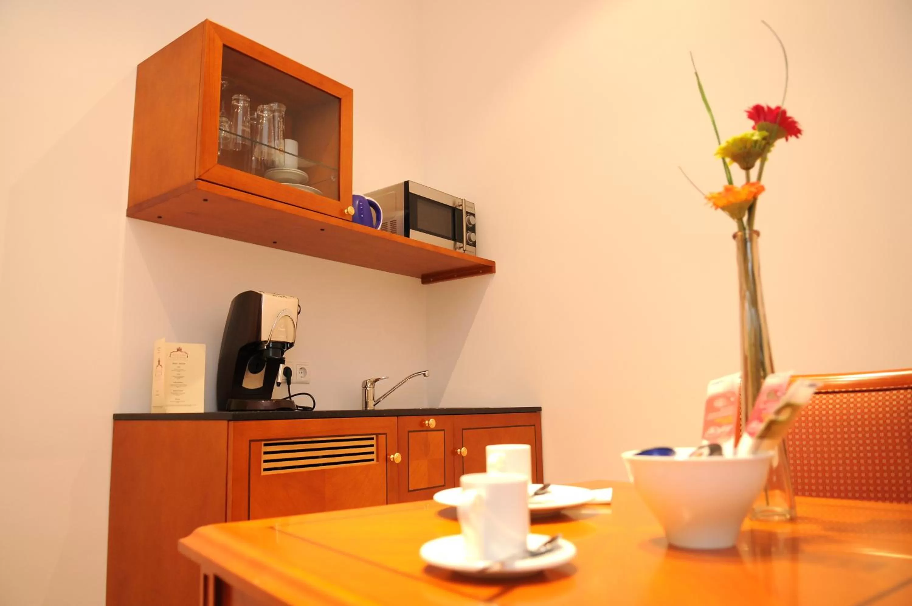 Coffee/tea facilities in Batschari Palais Baden-Baden