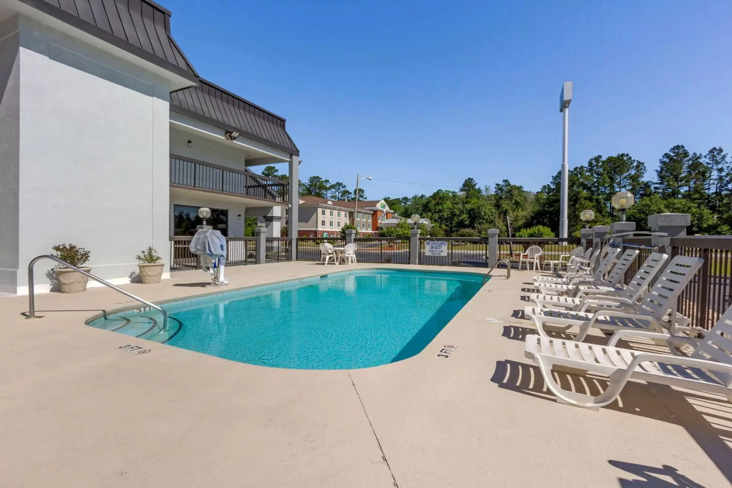 Pool view, Swimming Pool in Quality Inn Walterboro