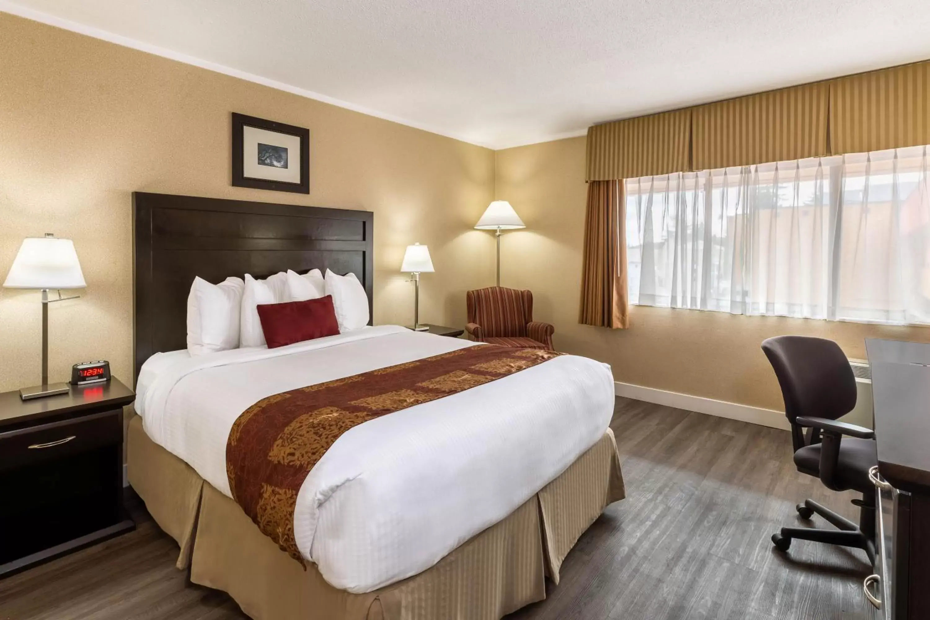 Bedroom, Bed in Ramada by Wyndham Coquitlam Bedroom, Bed in Ramada by Wyndham Coquitlam