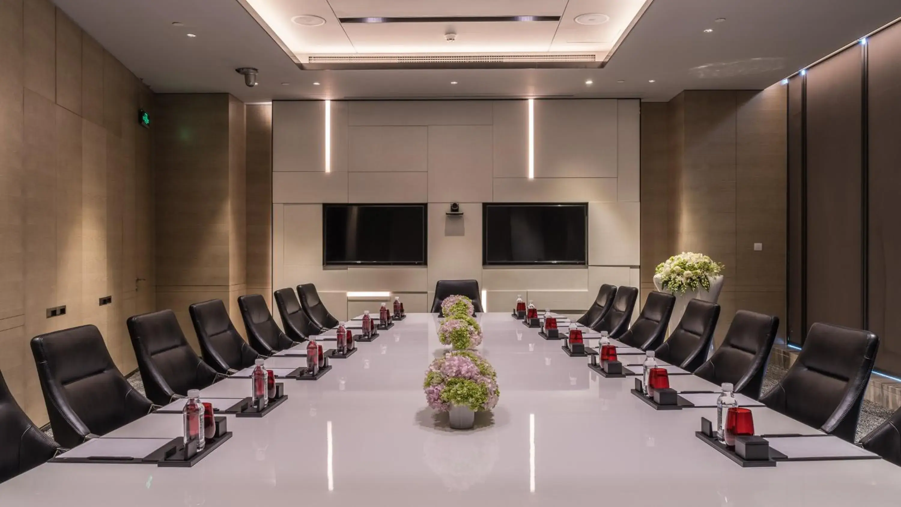 Meeting/conference room in InterContinental Beijing Sanlitun, an IHG Hotel