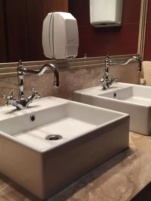 Bathroom in Art 'Otel