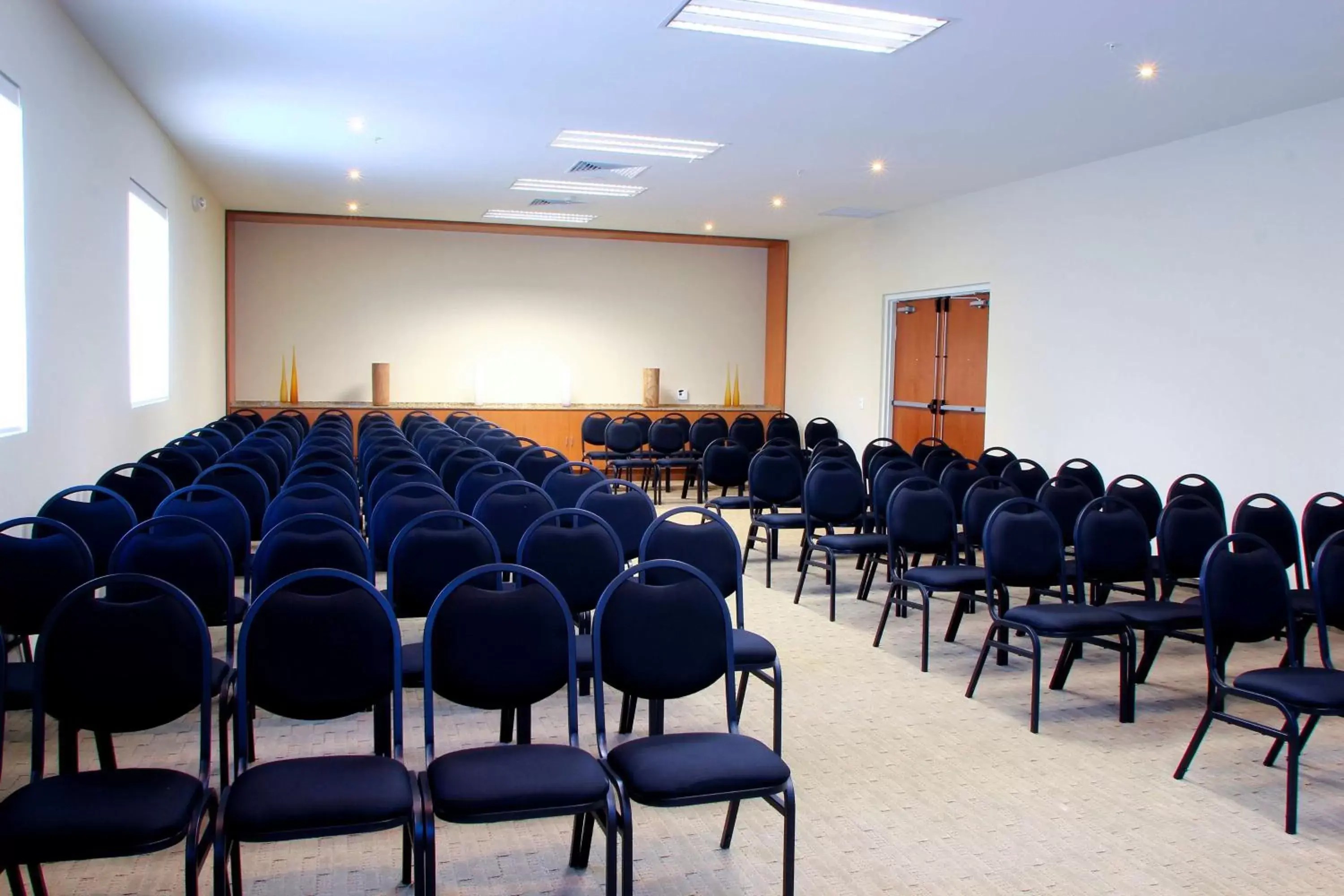 Meeting/conference room in Hampton by Hilton Guadalajara Expo