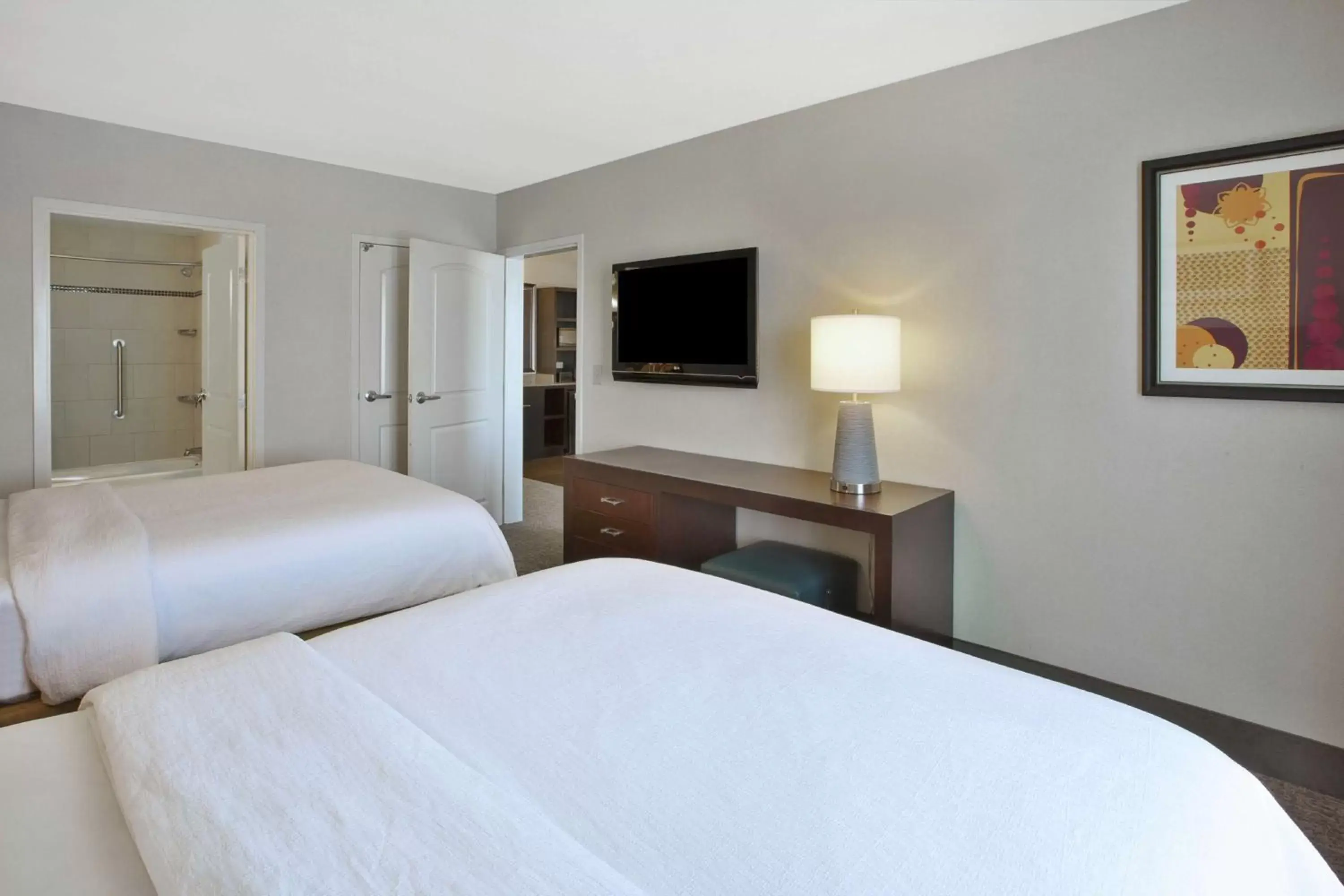 Bedroom, Bed in Embassy Suites Columbus - Airport