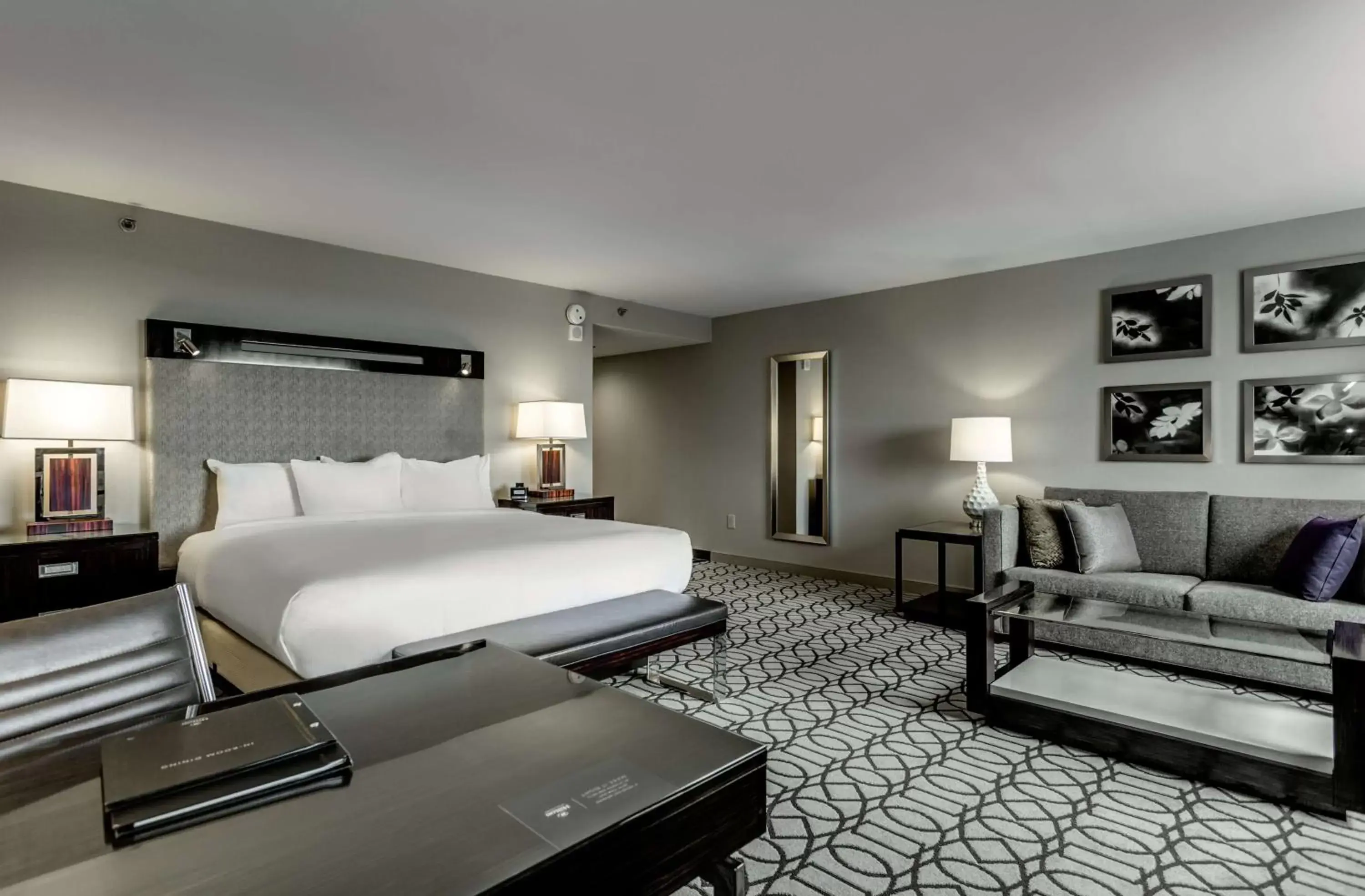 Bed in Hilton Columbus at Easton