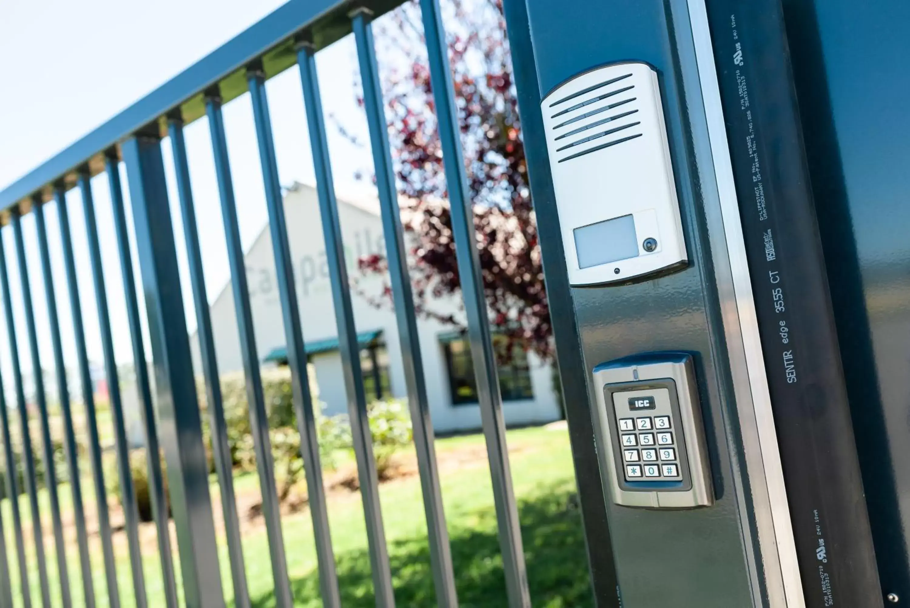 Facade/entrance in Campanile Beaune Facade/entrance in Campanile Beaune