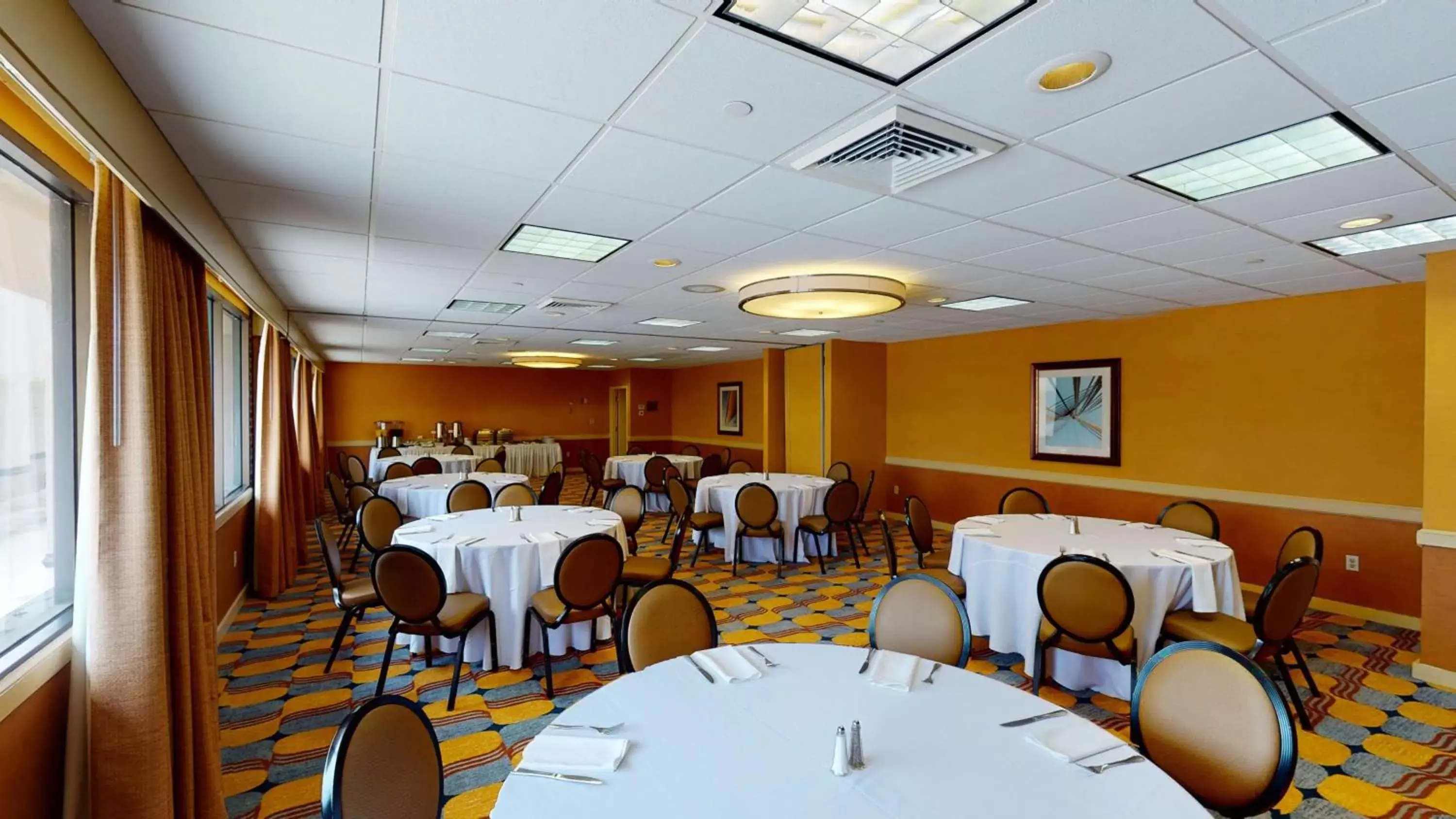 Meeting/conference room, Restaurant/Places to Eat in DoubleTree Boston North Shore Danvers