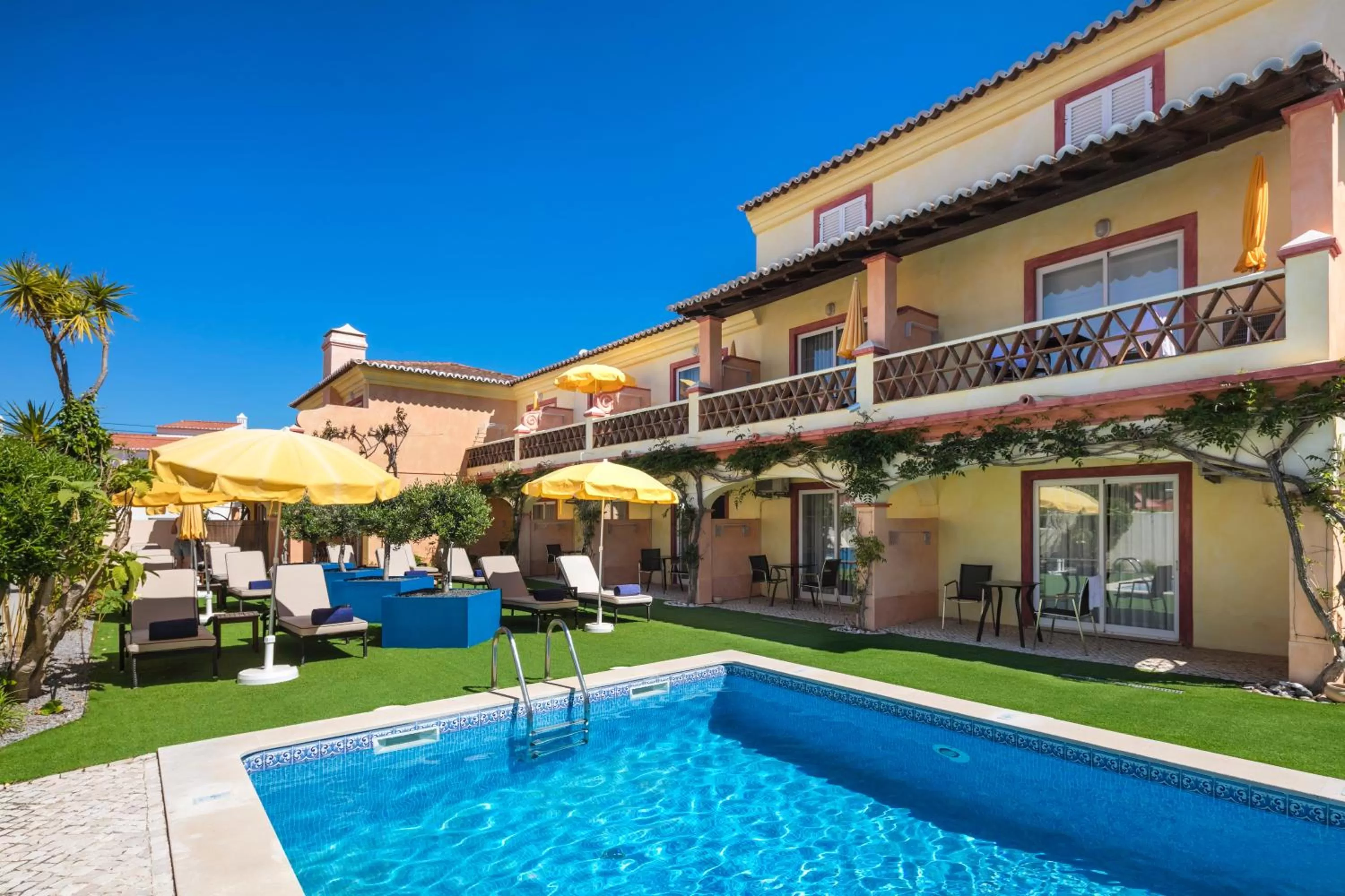 Pool view in Costa d'Oiro Ambiance Village