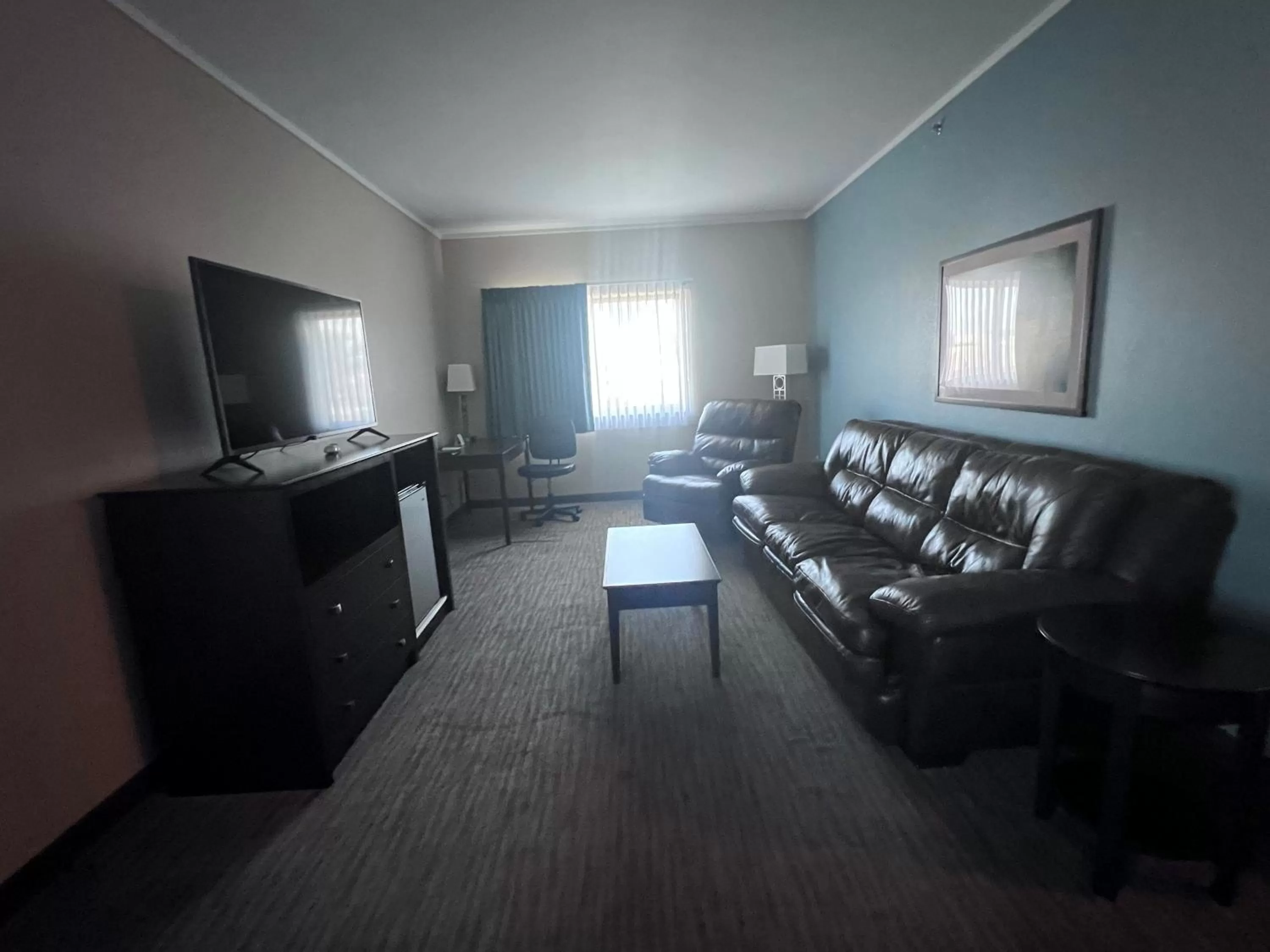 TV and multimedia in Cobblestone Inn & Suites - Fort Dodge