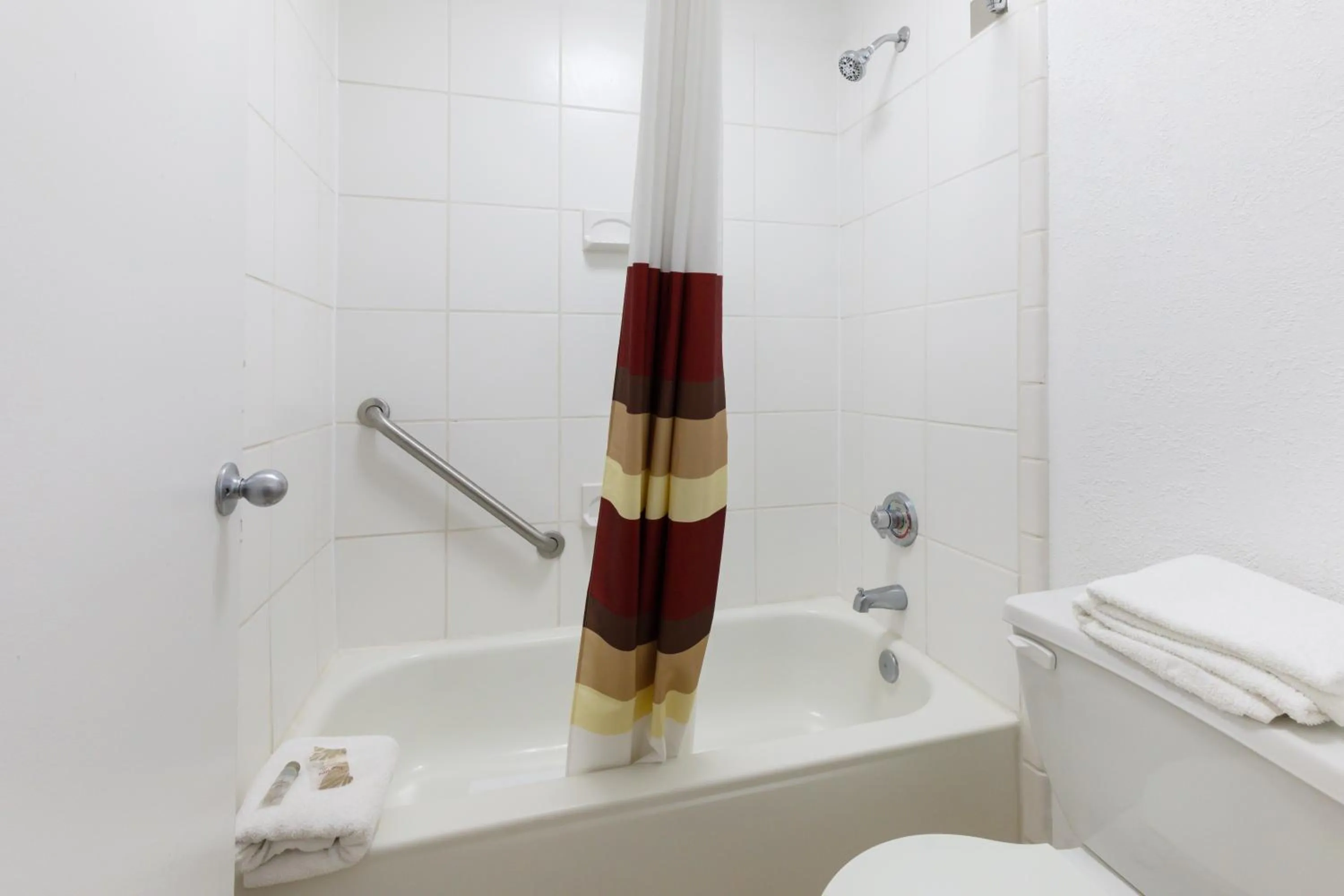 Bathroom in Horizon Inn & Suites