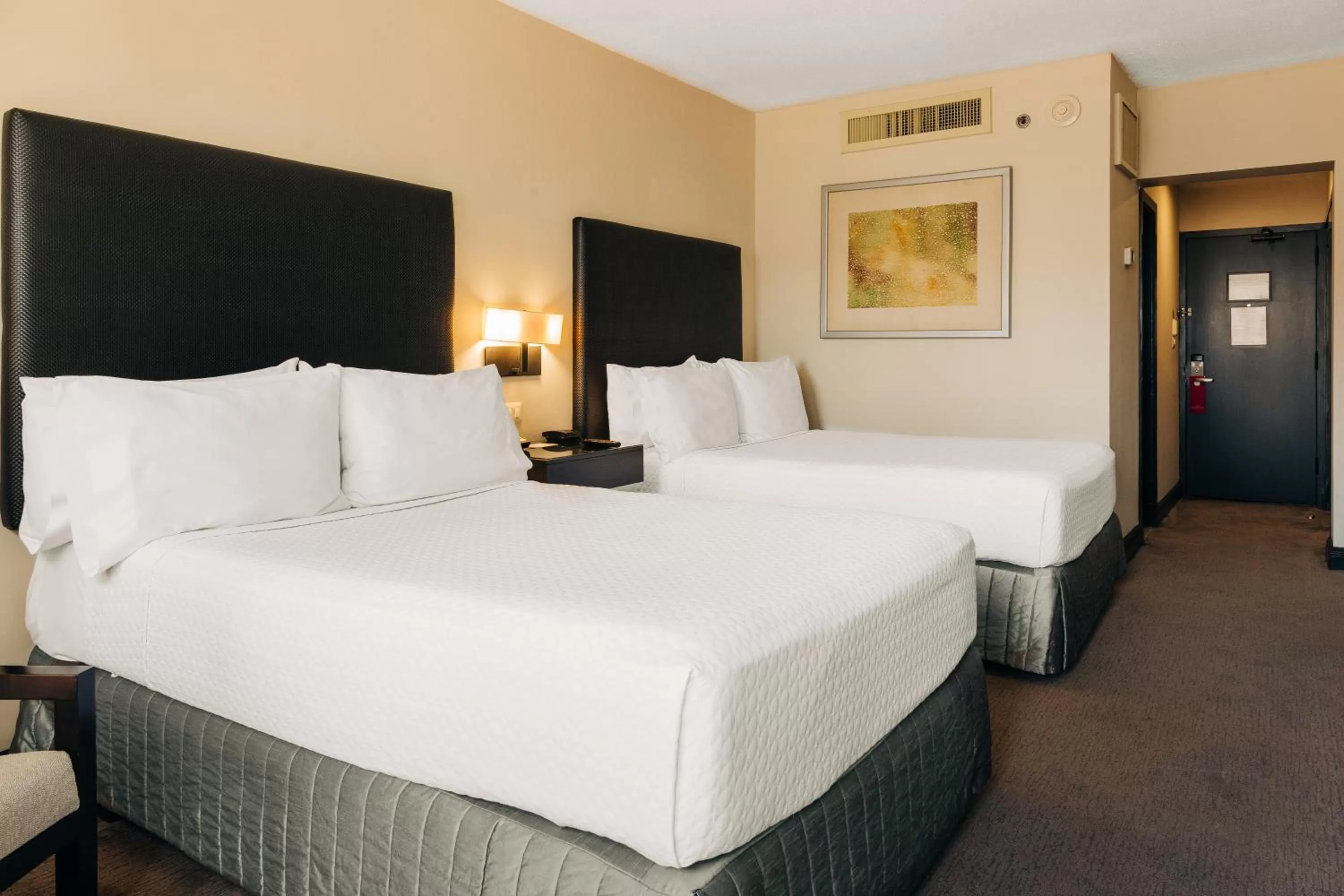 Photo of the whole room, Bed in Crowne Plaza San Salvador, an IHG Hotel