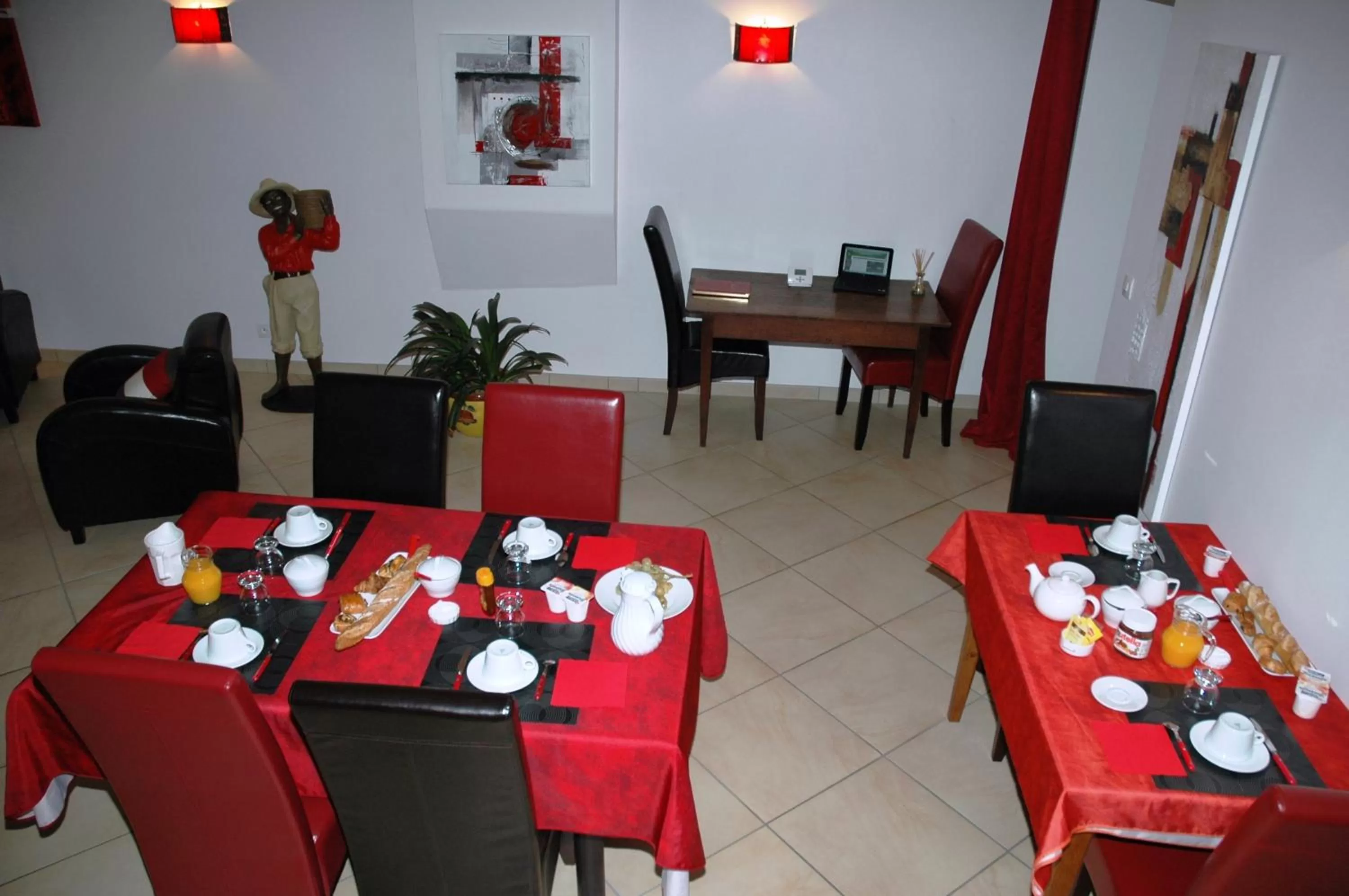 Continental breakfast, Restaurant/Places to Eat in Chambre d'Hôtes des Ducs
