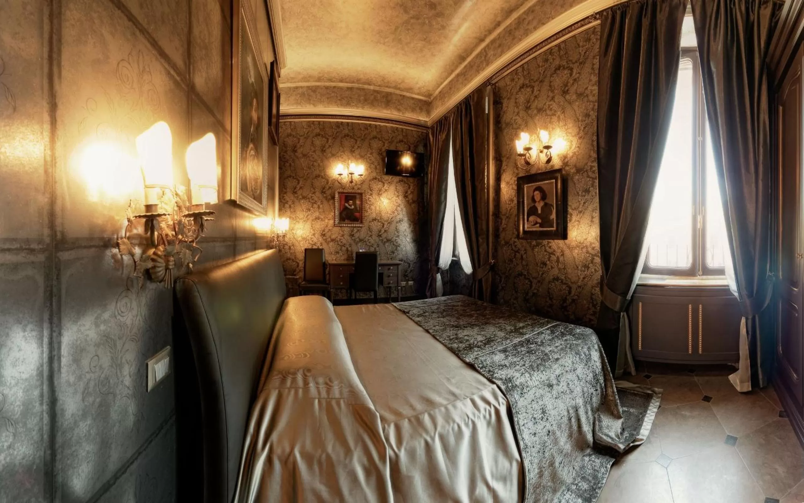 Photo of the whole room, Bed in Antica Dimora Delle Cinque Lune