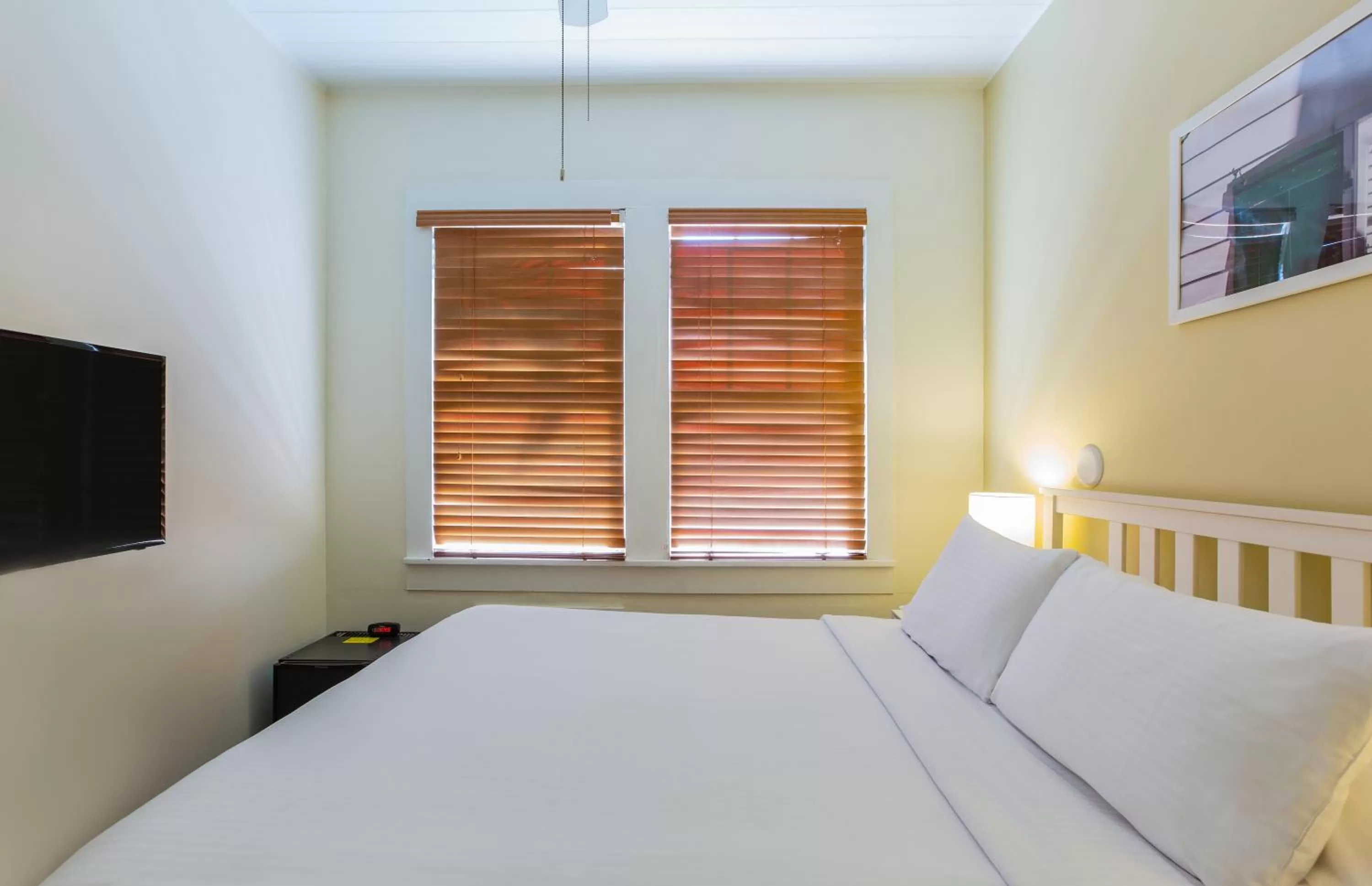 Photo of the whole room, Bed in Southernmost Inn Adult Exclusive