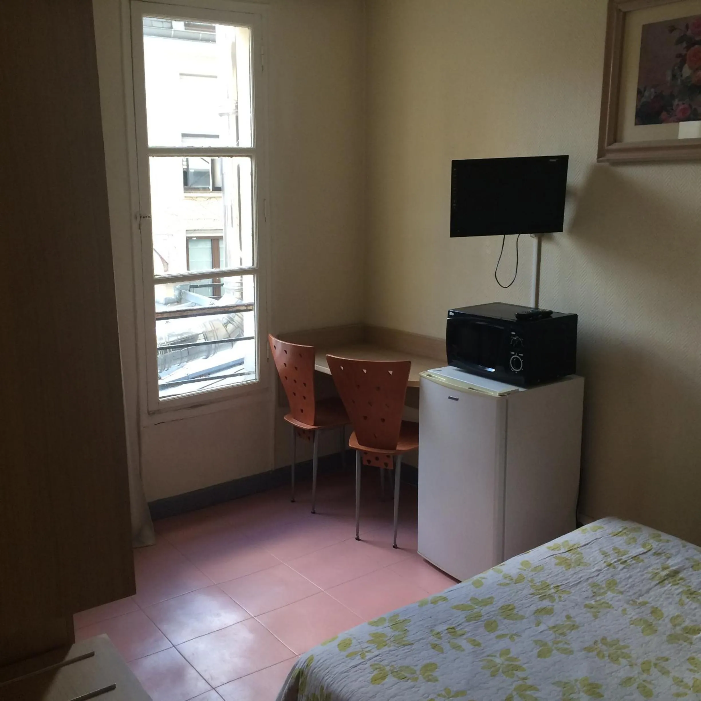 Decorative detail in Au Royal Mad