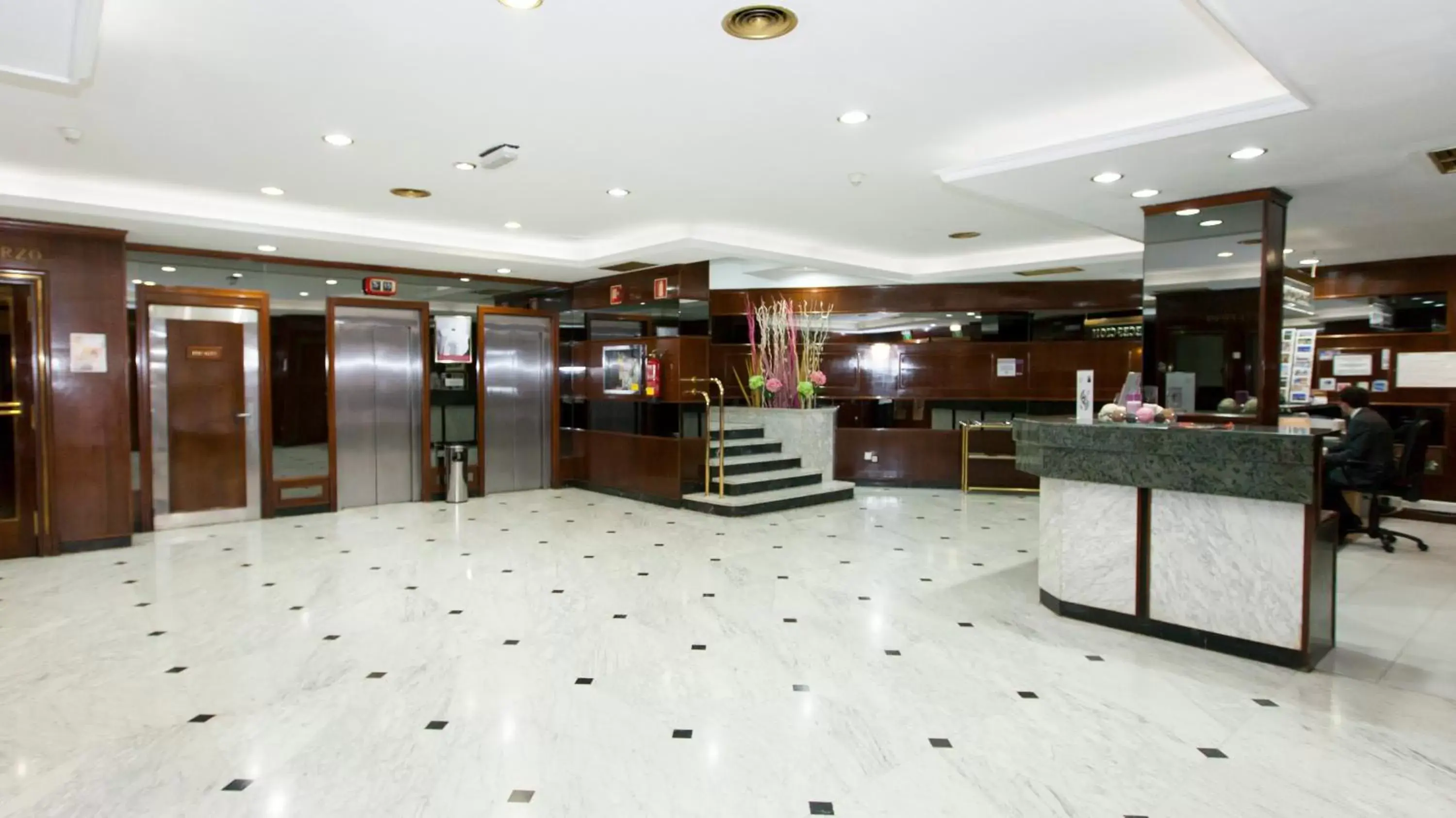 Lobby or reception, Lobby/Reception in Hotel Zaragoza Royal