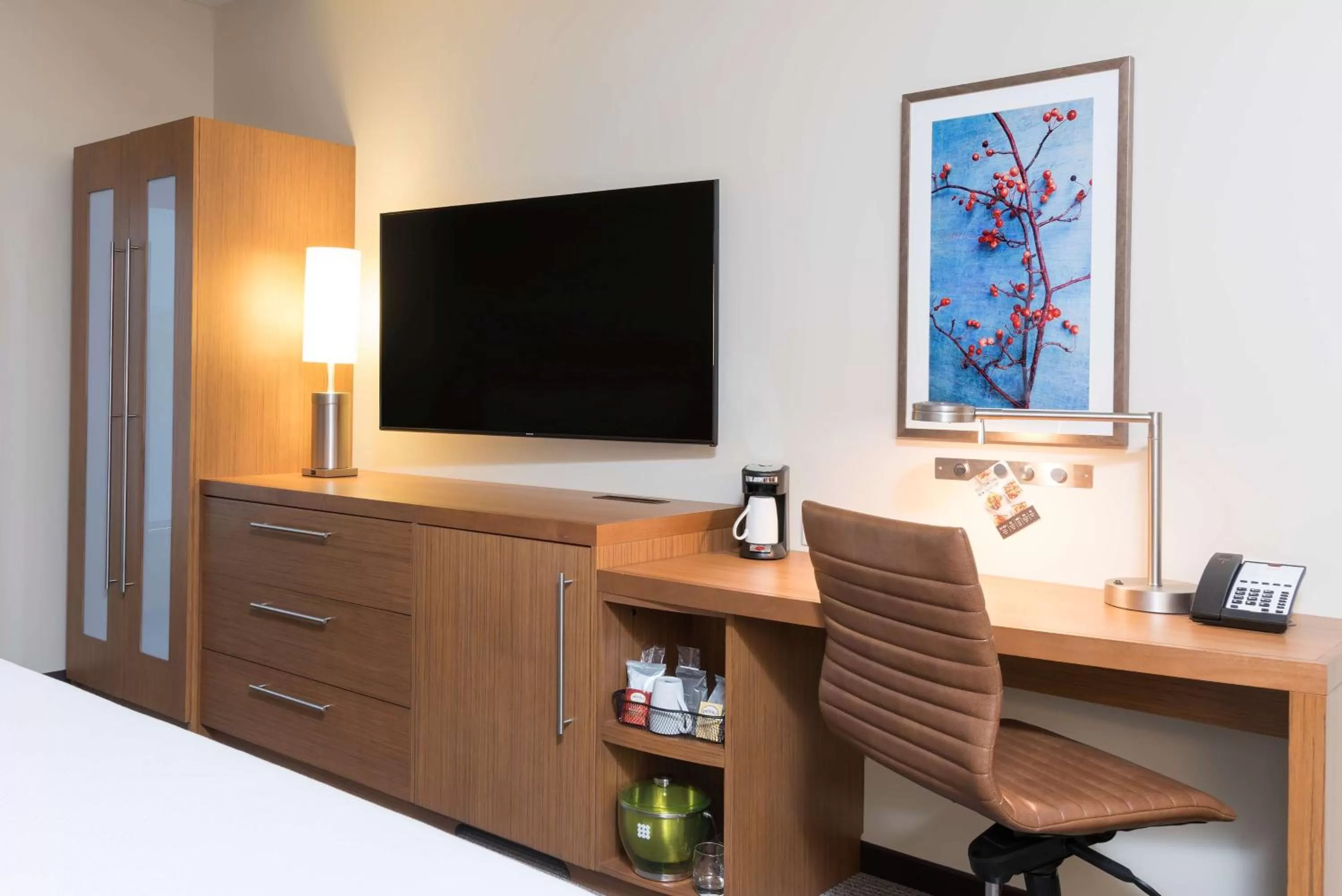 Photo of the whole room in Hyatt Place Ann Arbor