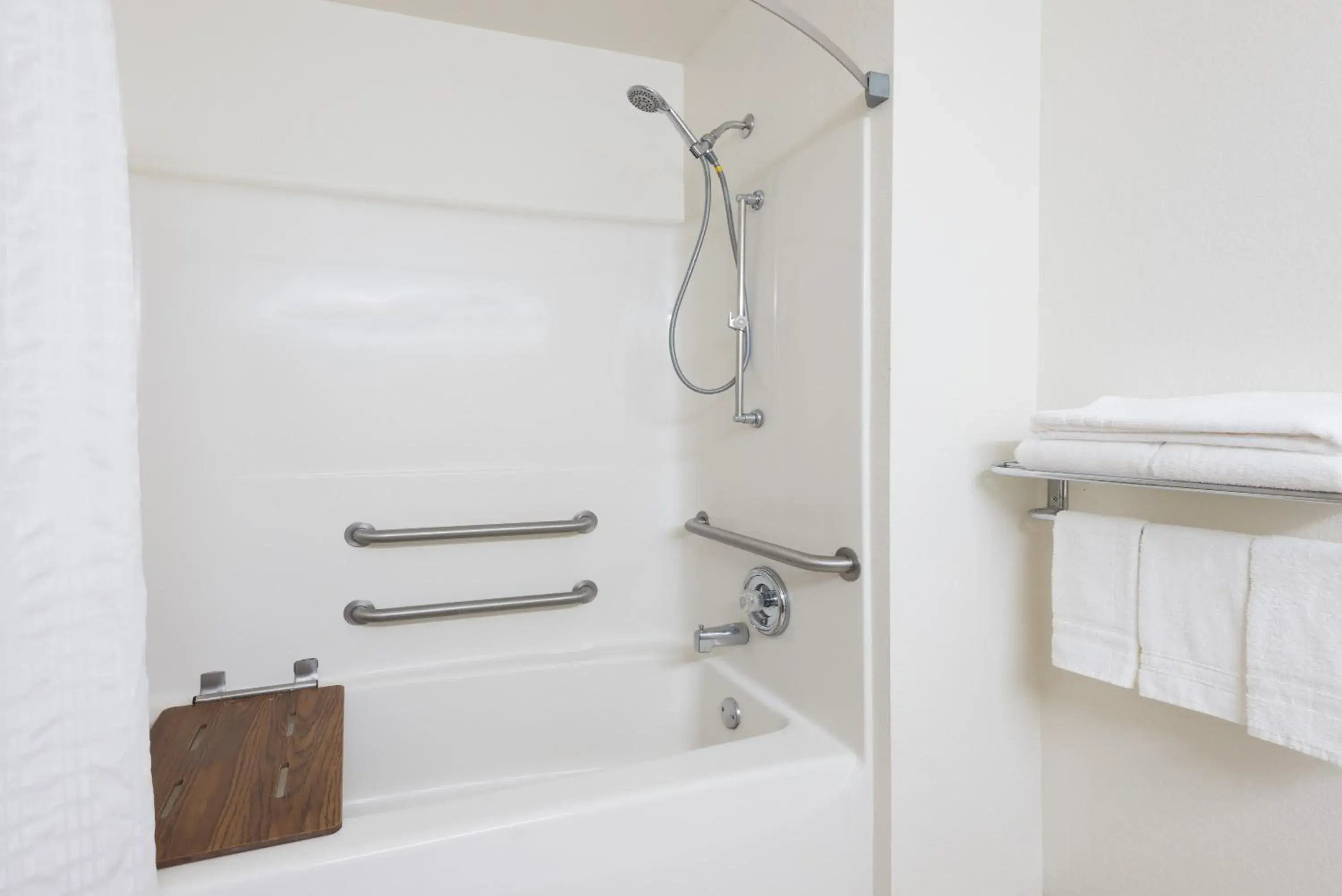 Queen Room - Mobility Access/Non-Smoking in Super 8 by Wyndham Morgantown Queen Room - Mobility Access/Non-Smoking in Super 8 by Wyndham Morgantown