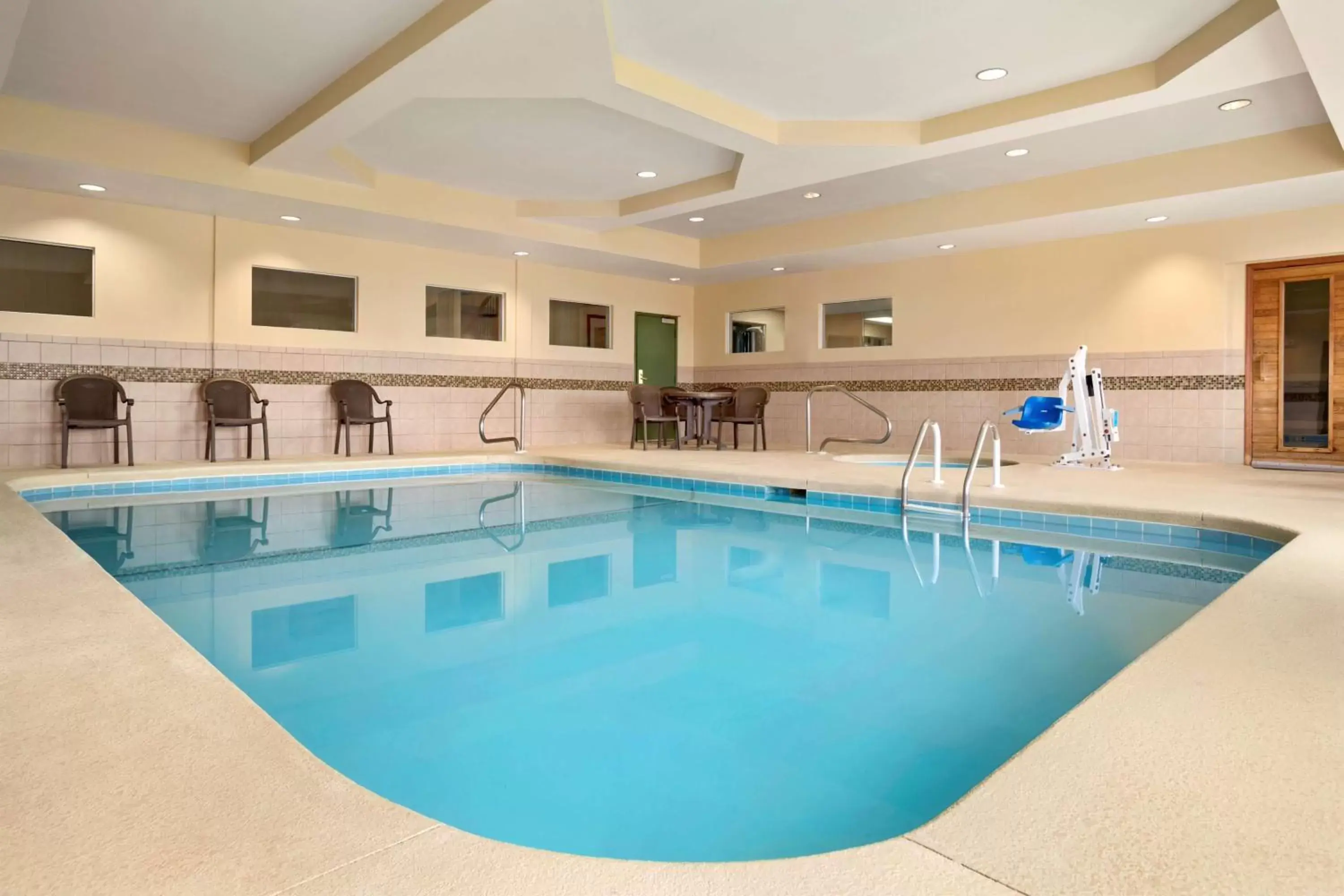 On site, Swimming Pool in Country Inn & Suites by Radisson, Albany, GA