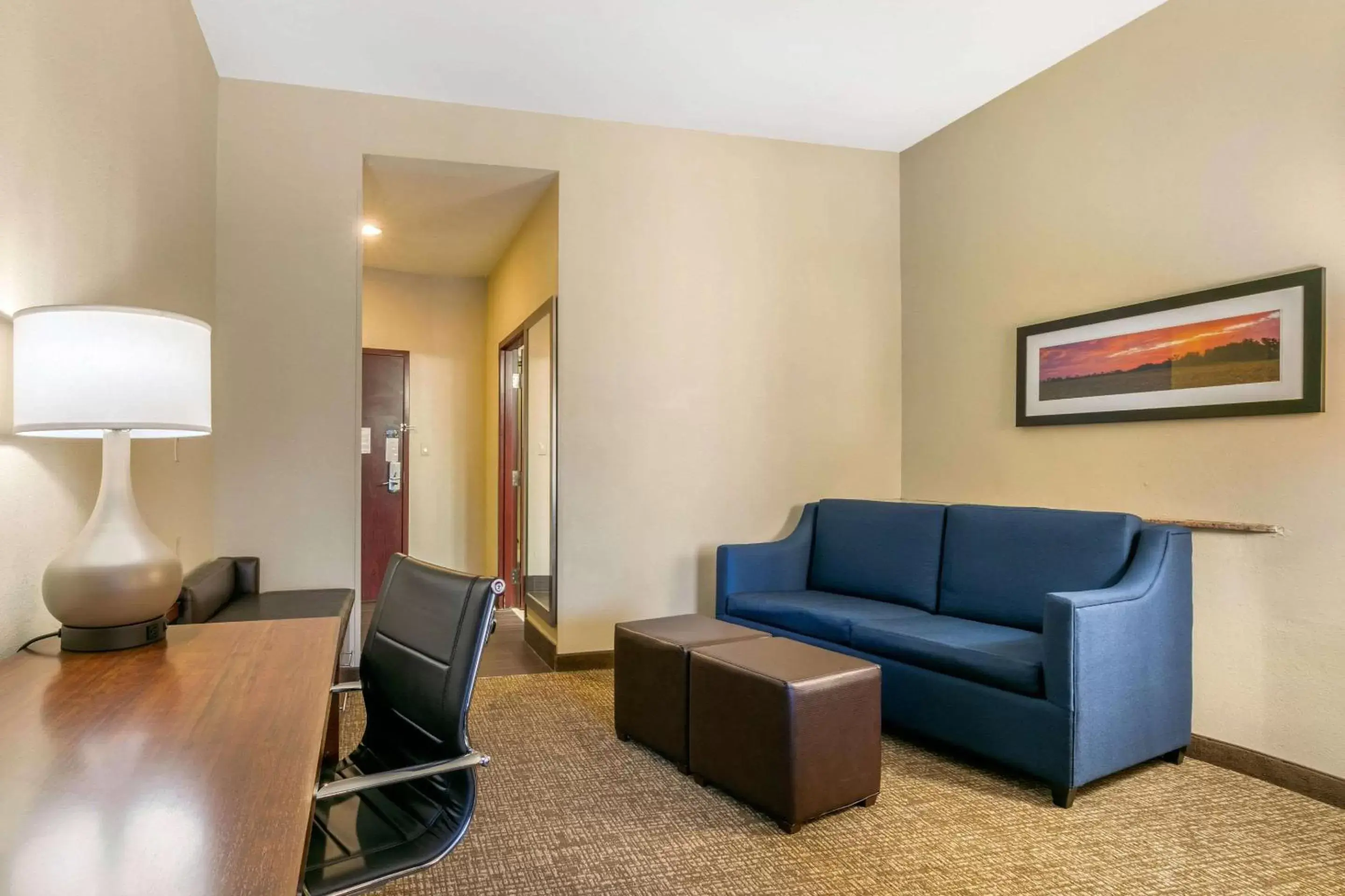 Bedroom, Seating Area in Comfort Suites Forrest City