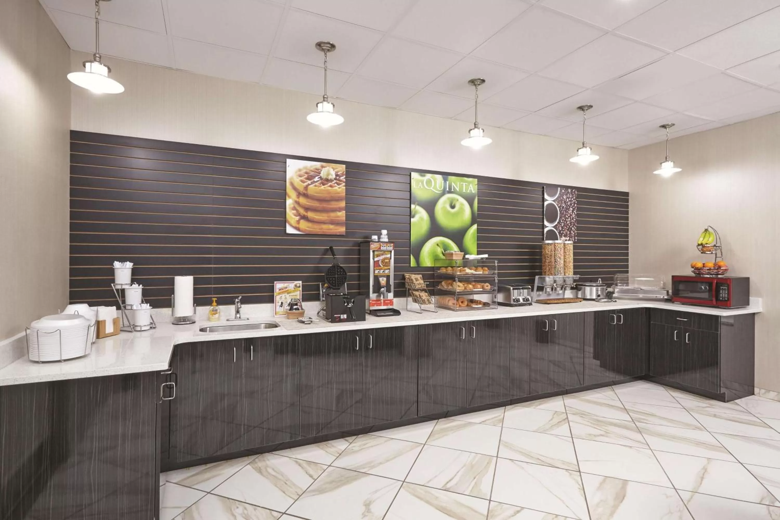 Restaurant/places to eat in La Quinta by Wyndham Springfield IL