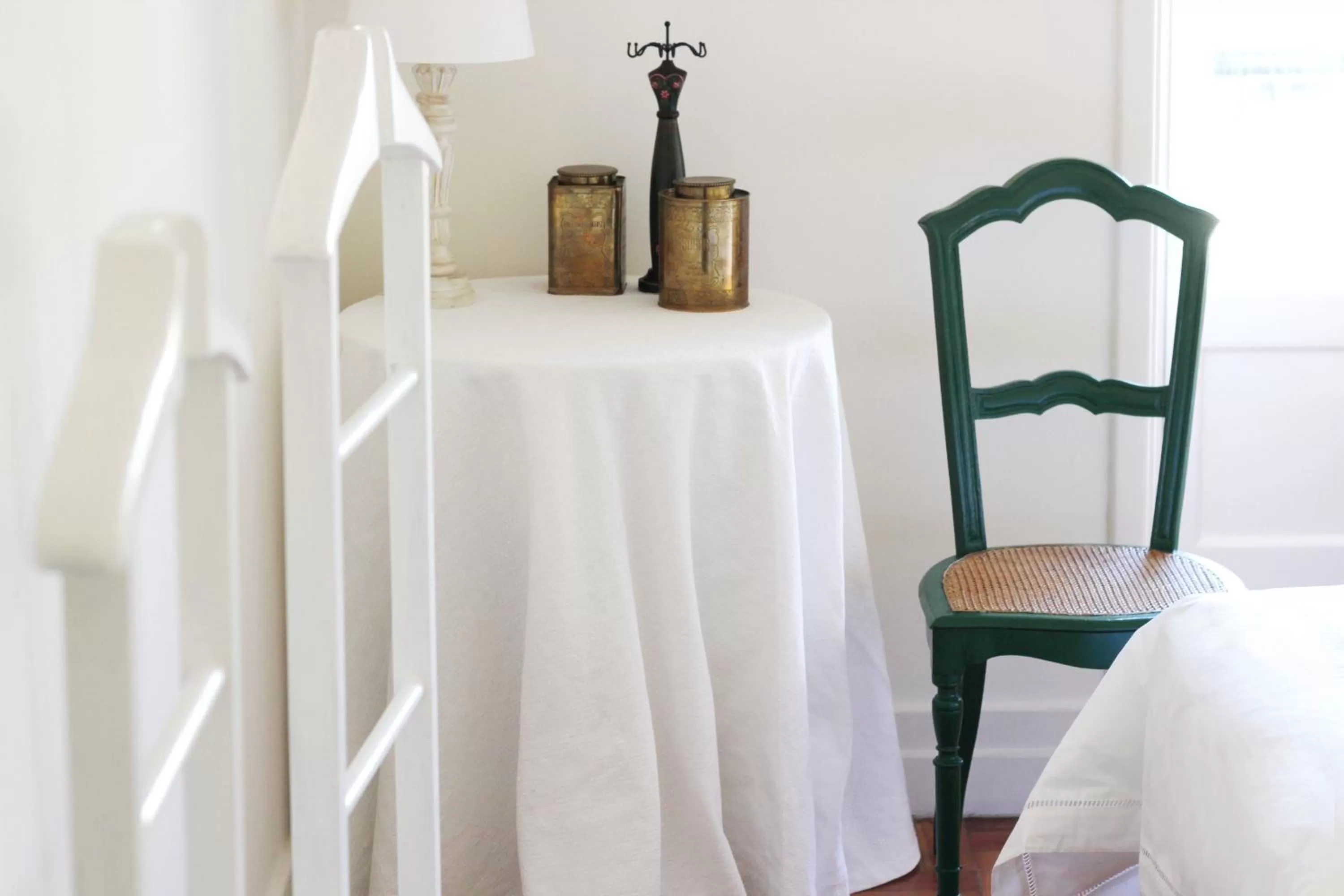 Seating area, Bed in Magnolia Guesthouse