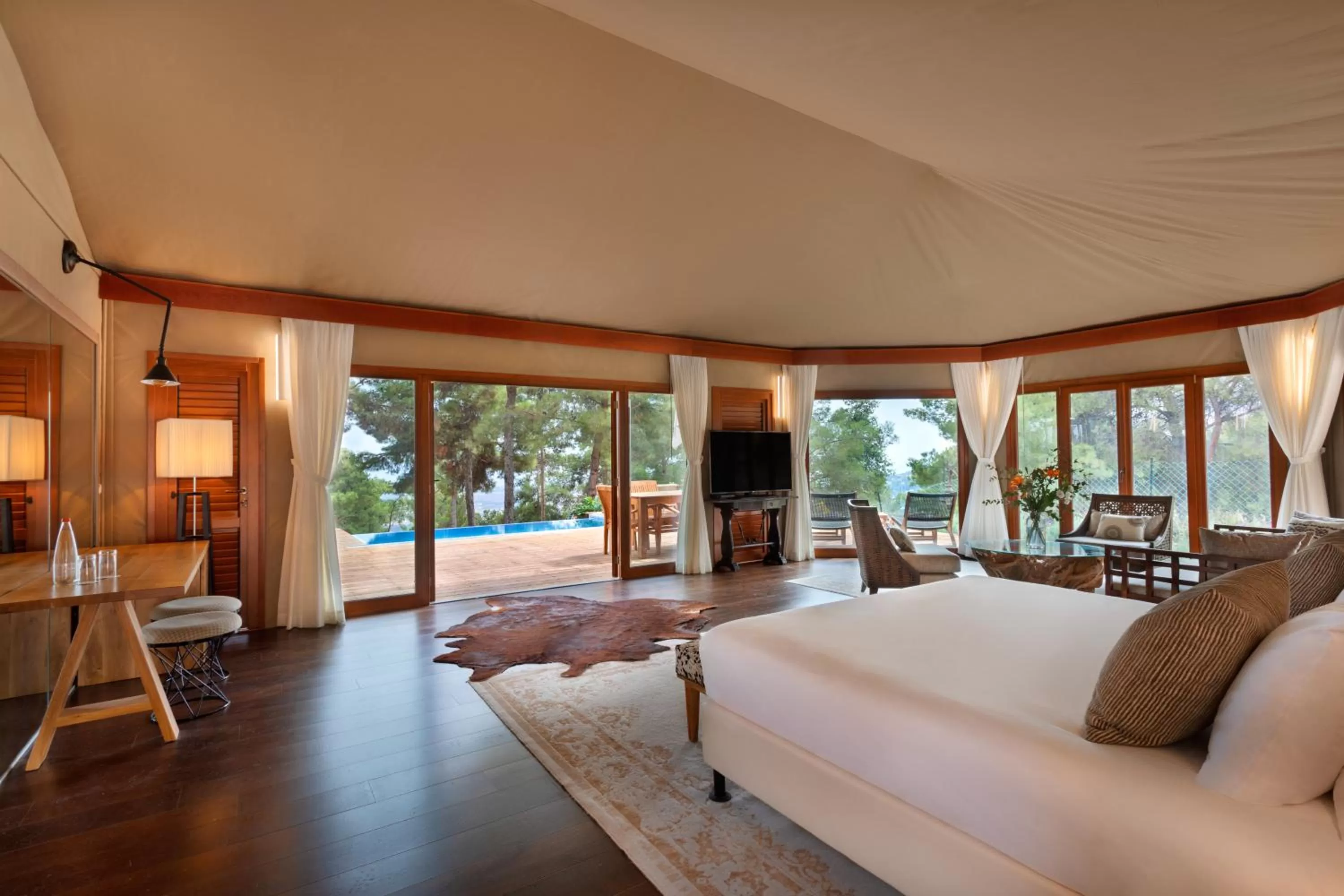 Bed in Herbert Samuel Bayit Bagalil Boutique