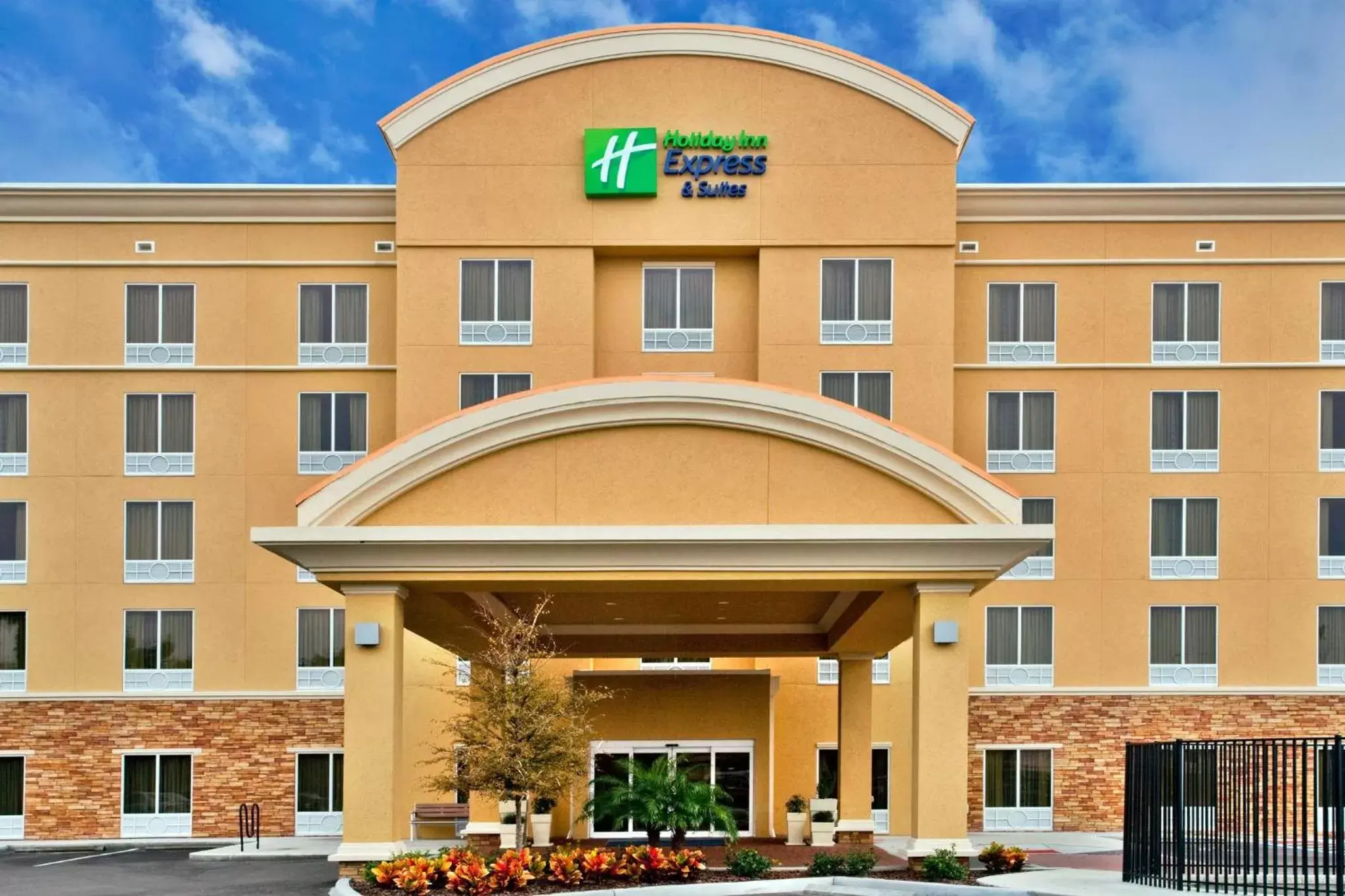 Property Building in Holiday Inn Express Hotel & Suites Largo-Clearwater, an IHG Hotel