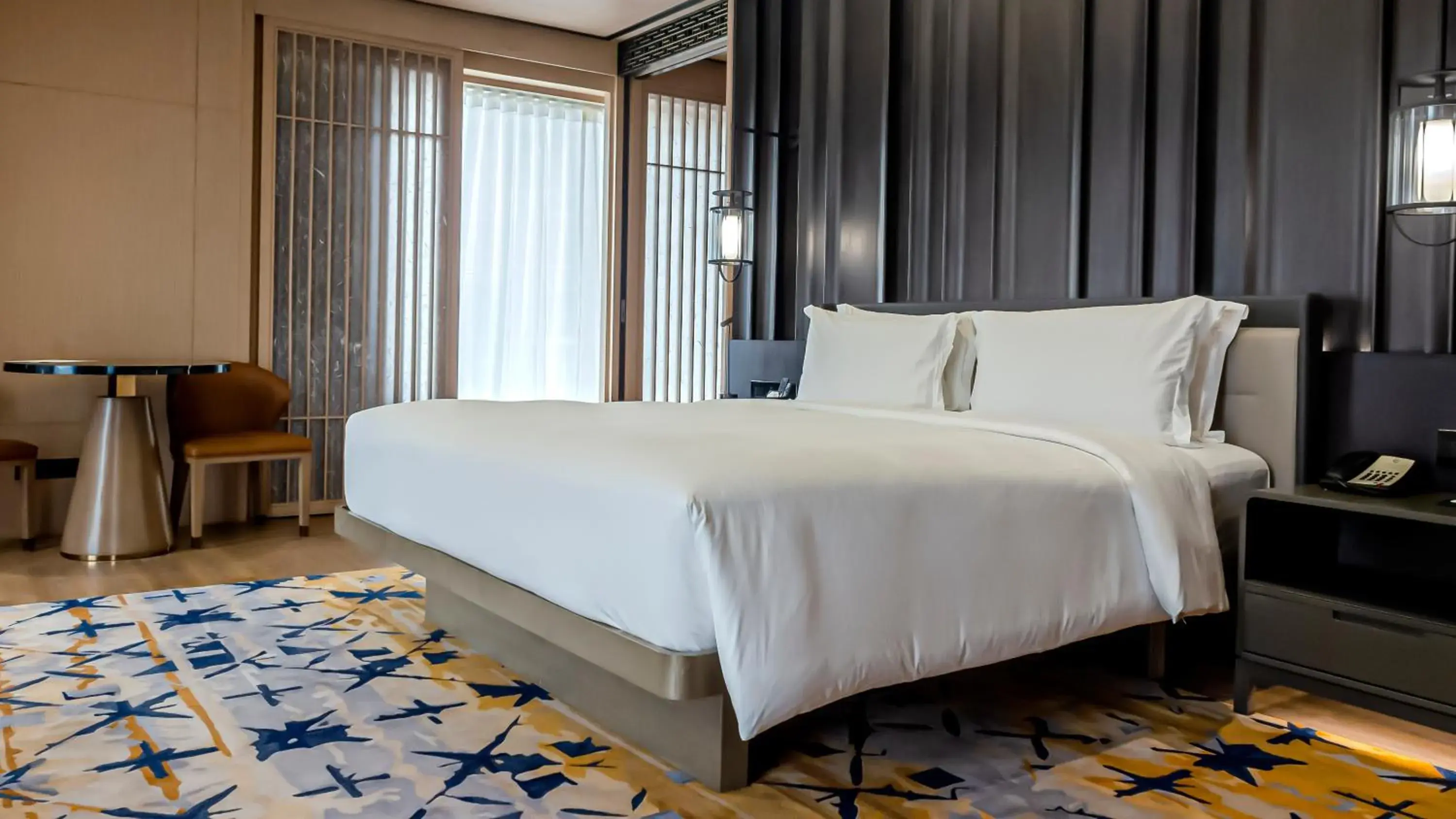 Bed in Hotel Okura Manila