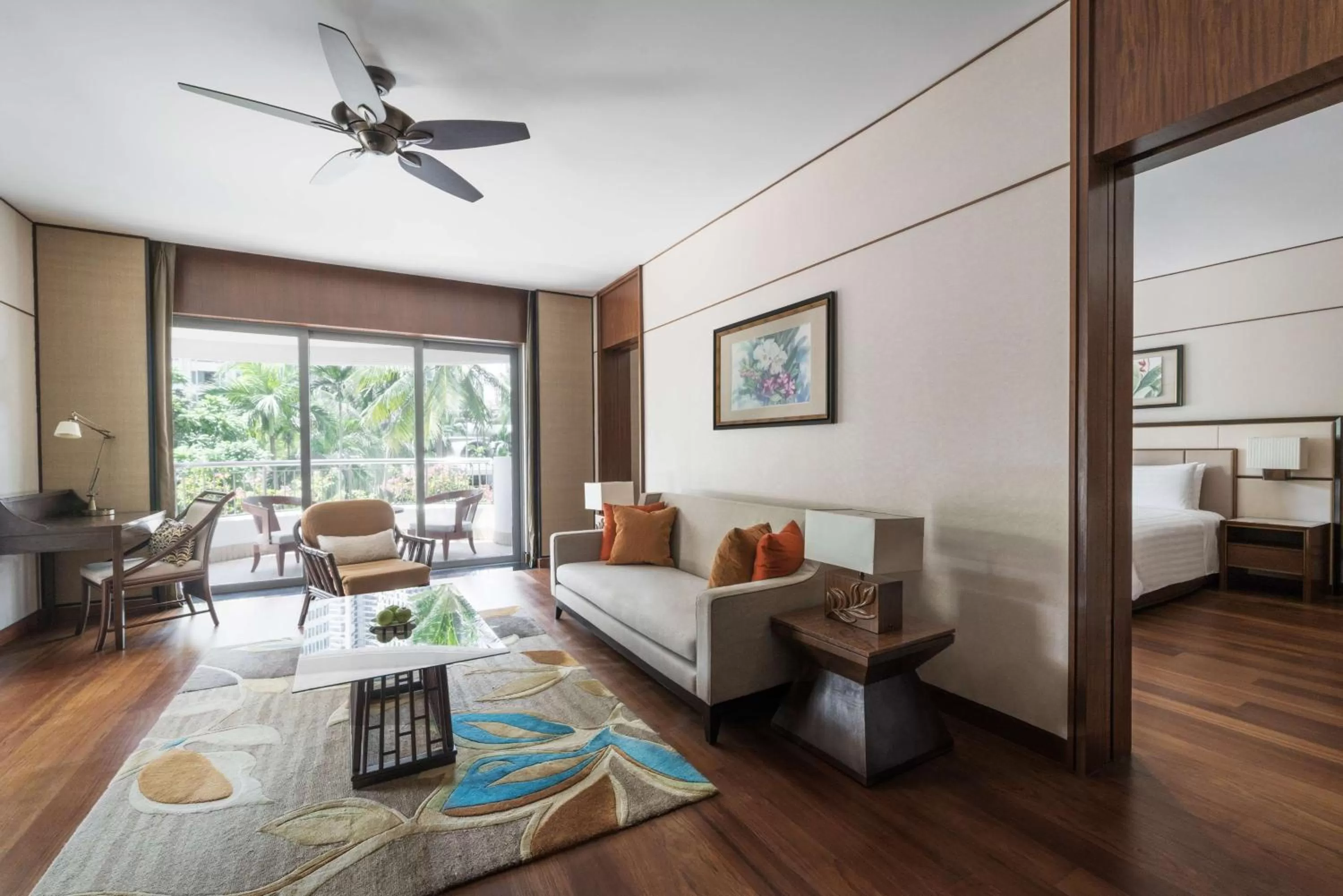 Photo of the whole room, Bed in Shangri-La Singapore