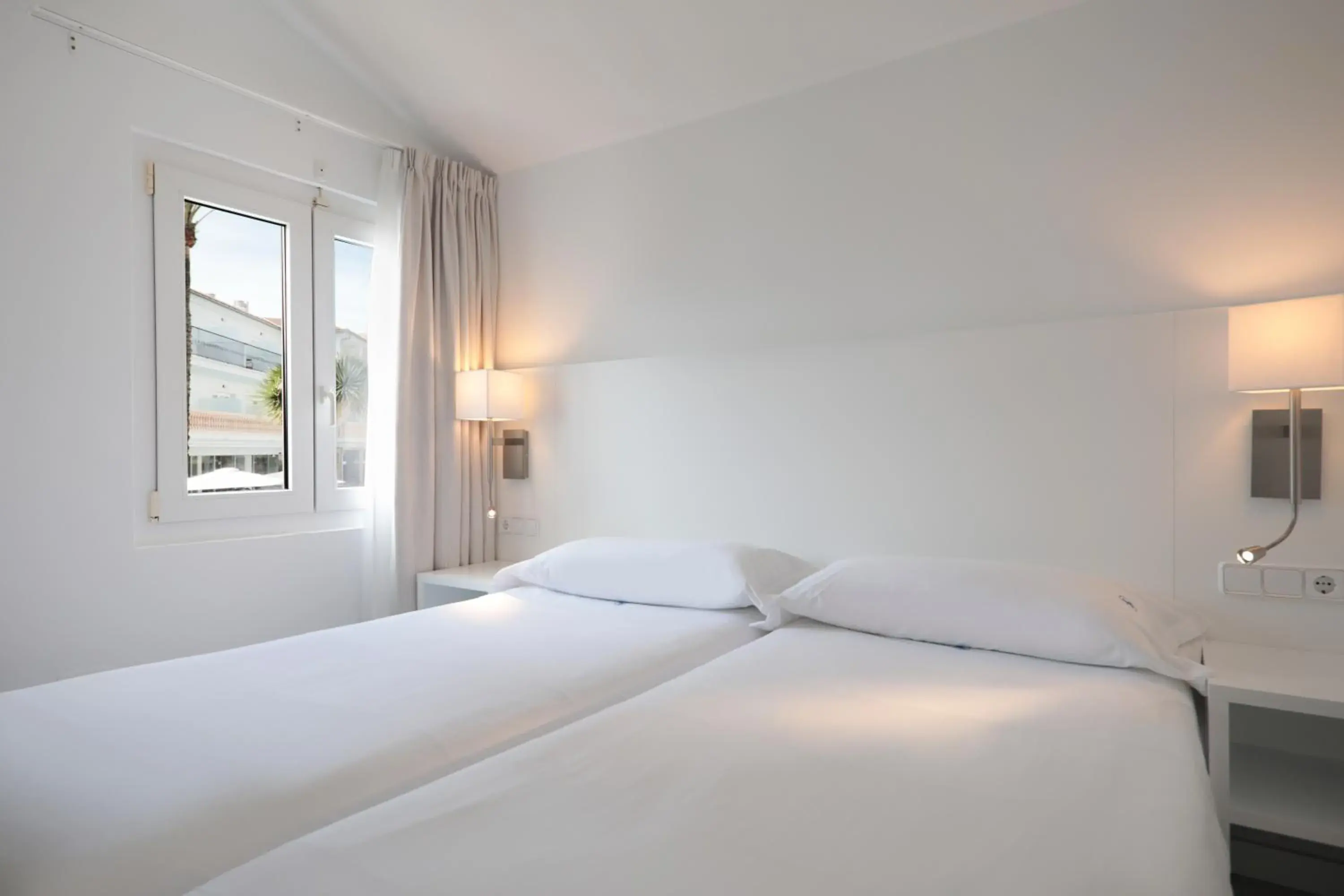 Bed in Hotel La Pergola Mallorca