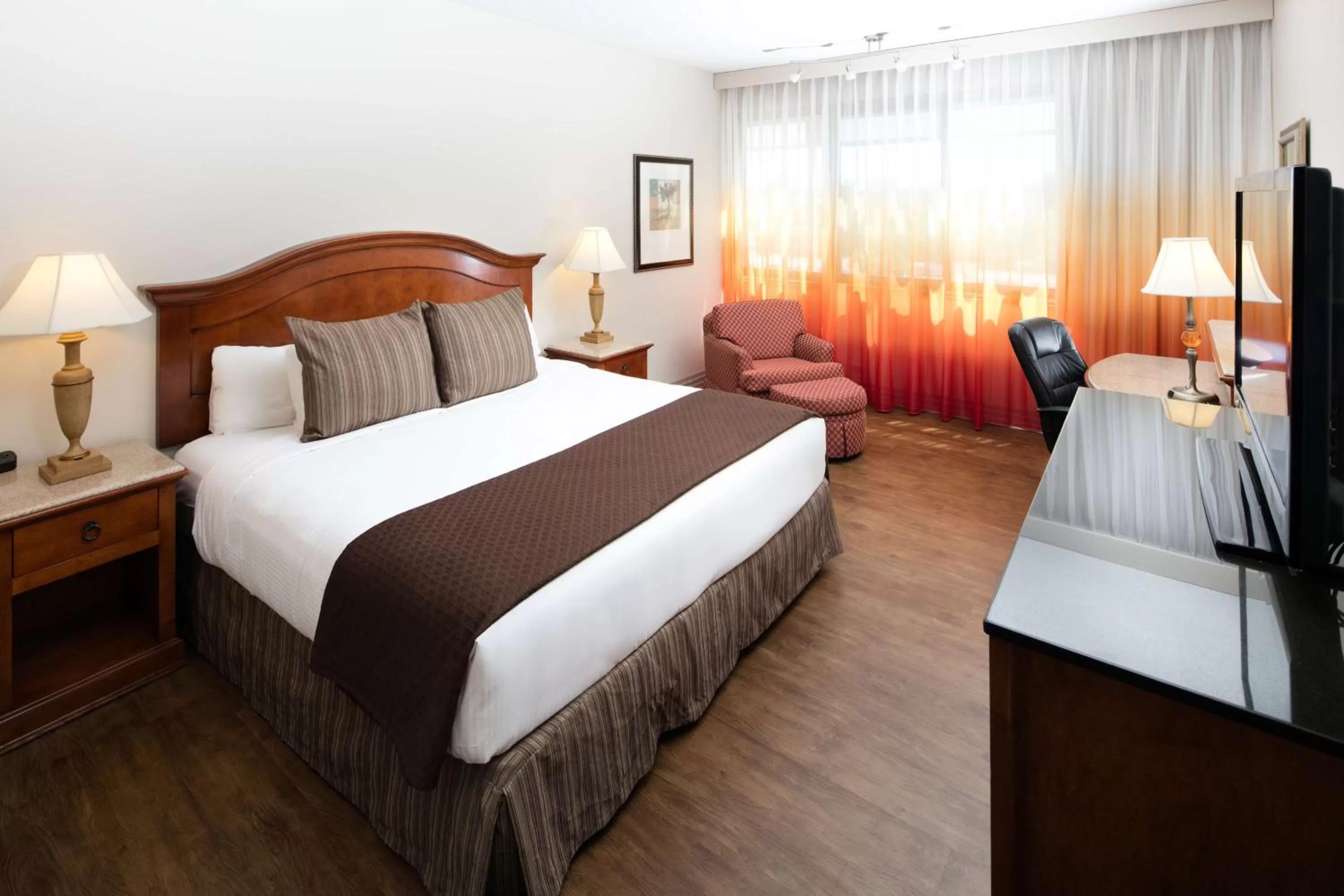 King Room with Mountain View in Red Lion Hotel Boise Downtowner