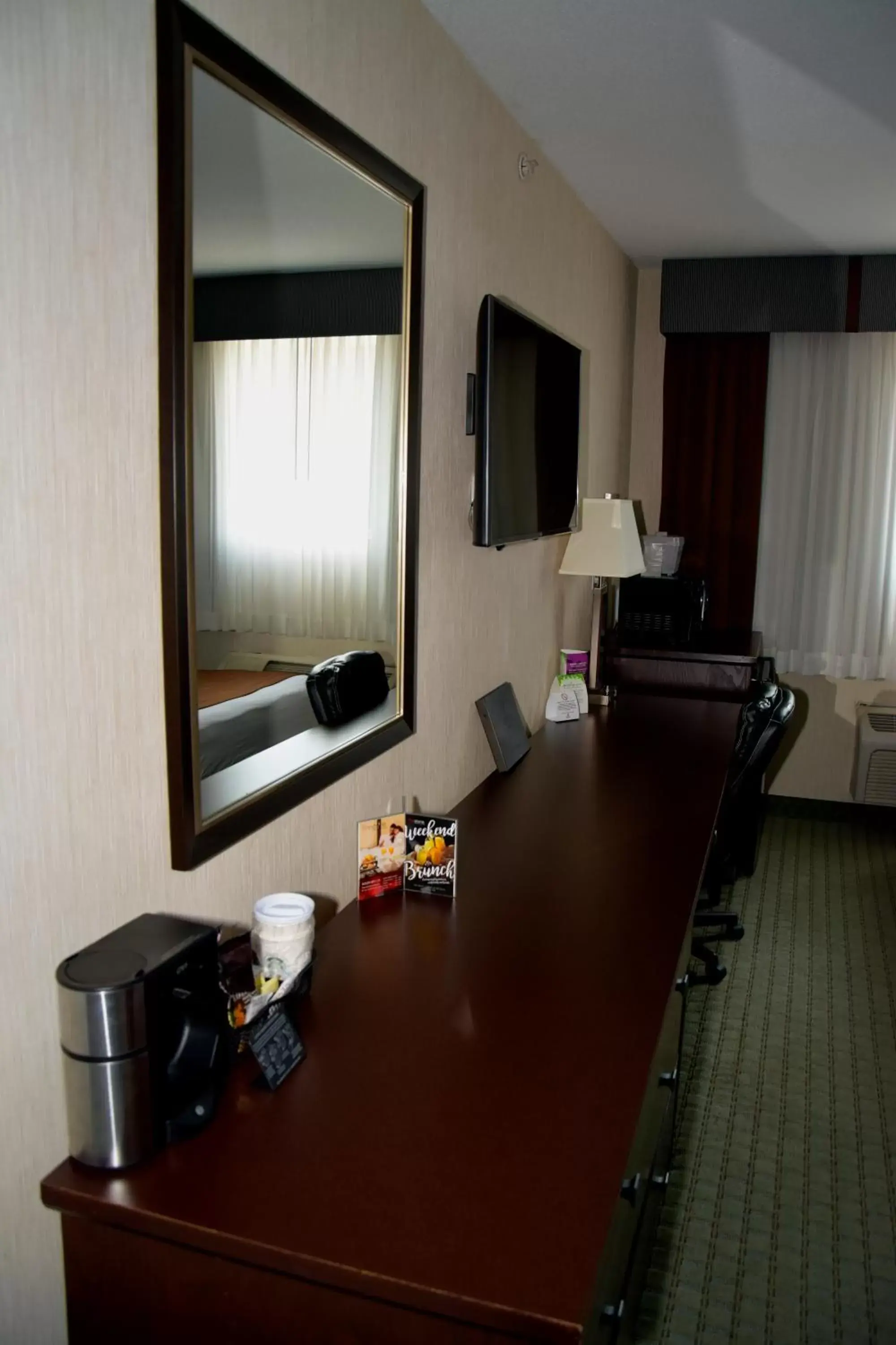 Coffee/tea facilities in Coast Lethbridge Hotel & Conference Centre