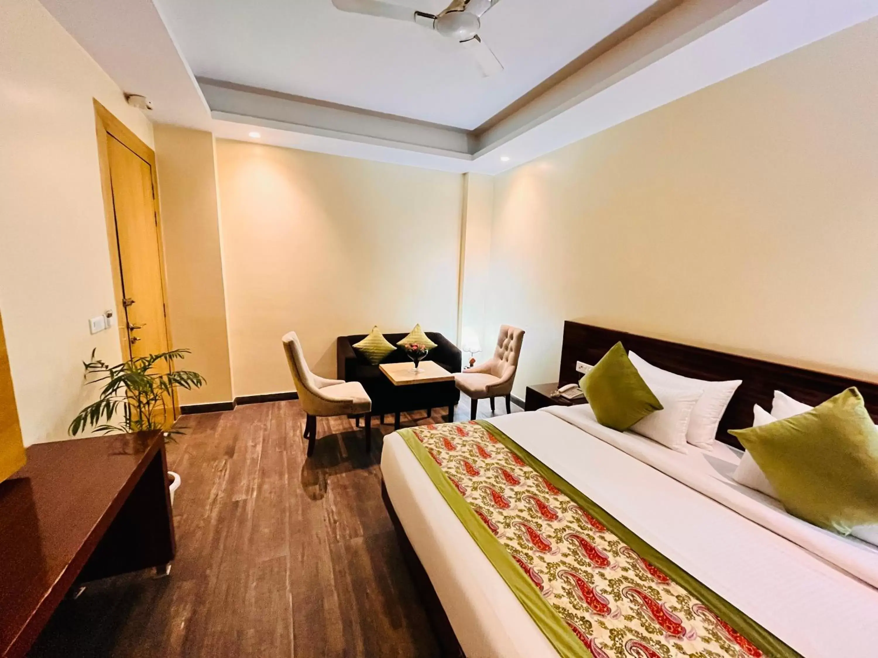 Bed in Hotel Banz - Near Delhi International Airport