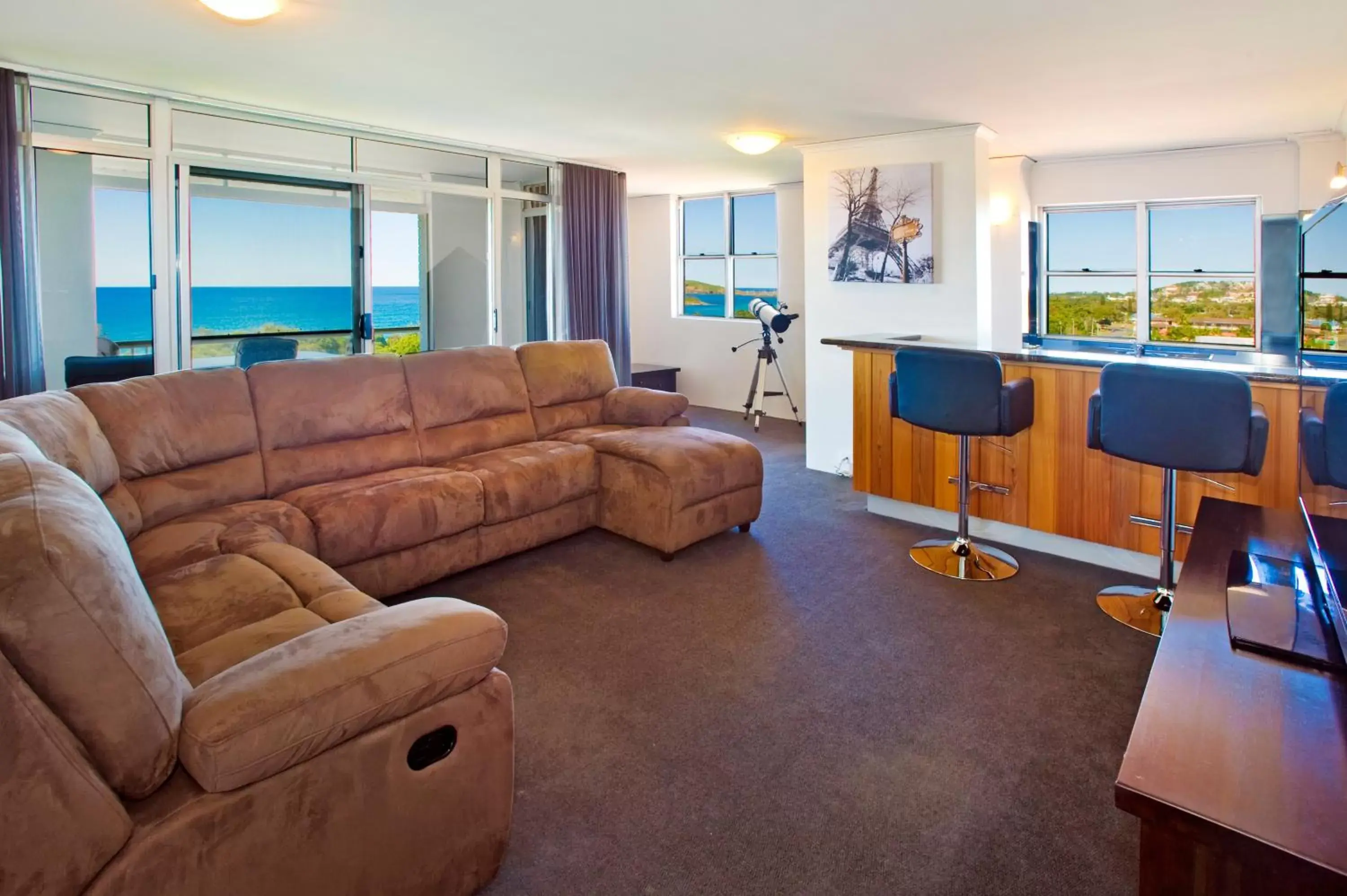 Living room, Seating Area in Tradewinds Apartments