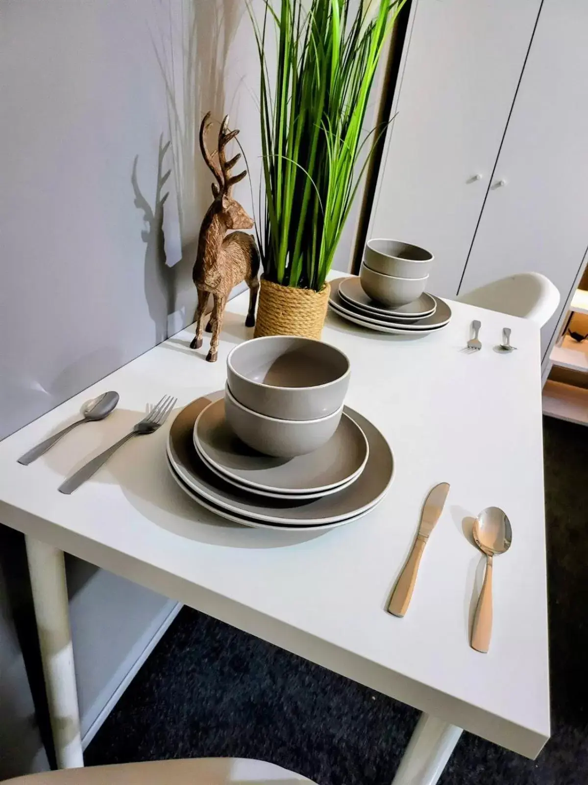 Dining Area in Easy Living Nottingham - Burns Street