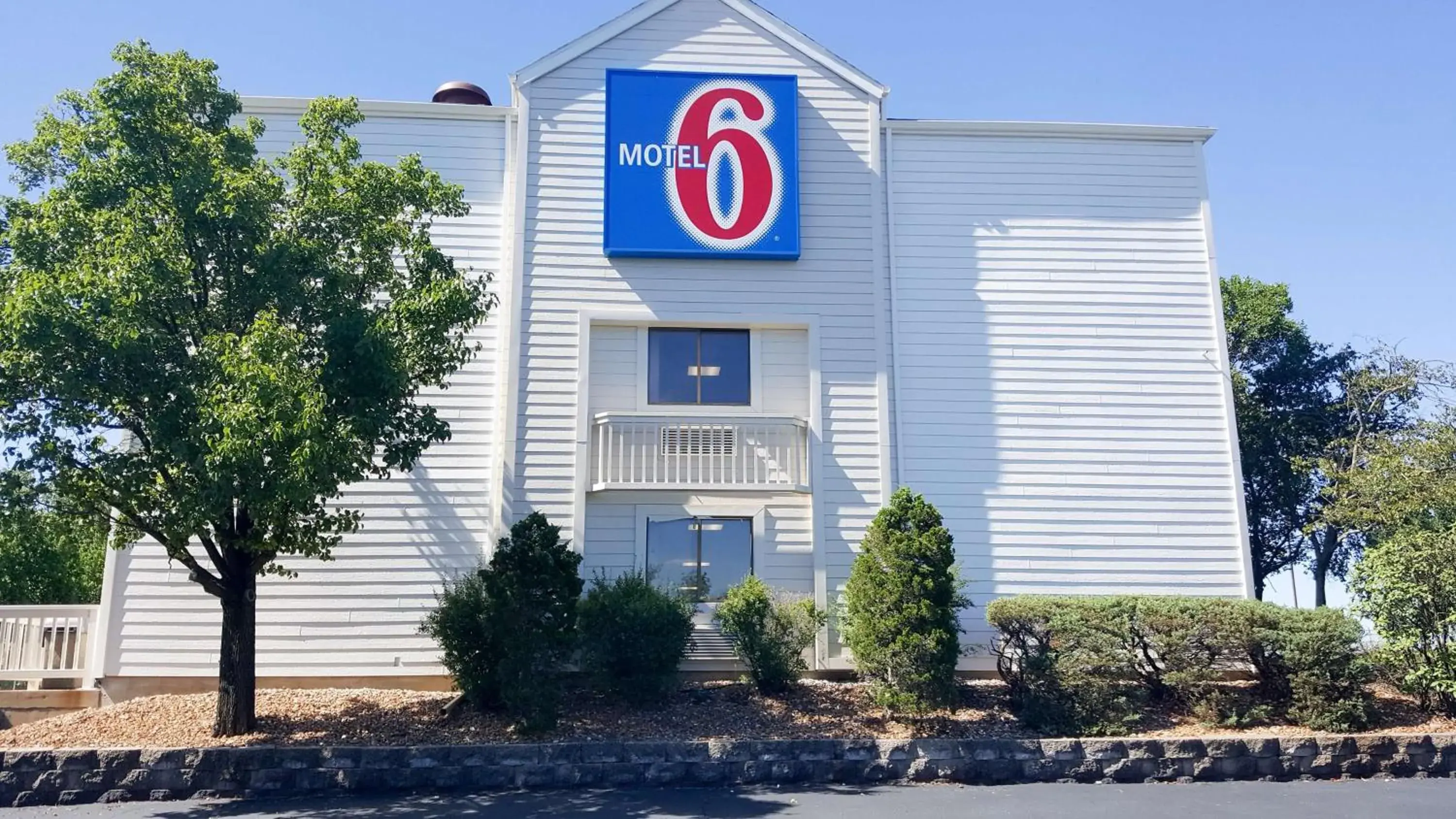 Property building in Motel 6-Maryland Heights, MO