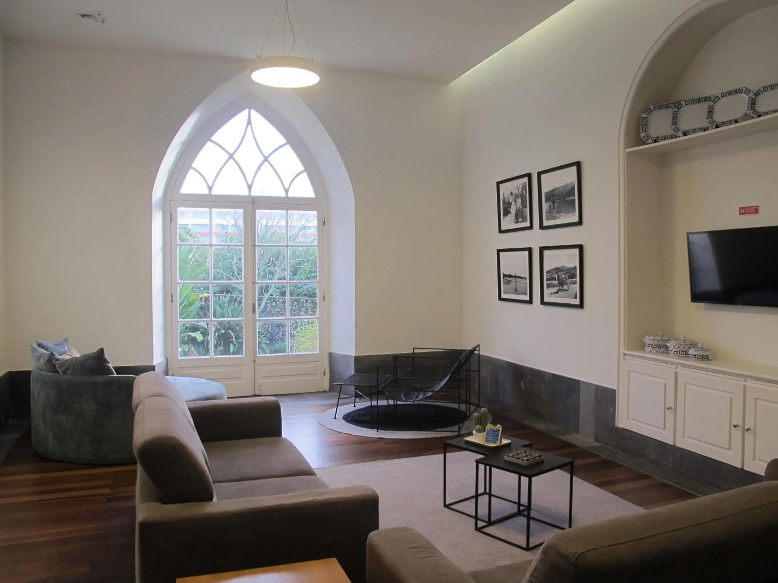 Communal lounge/ TV room, Seating Area in Azores Youth Hostels - Sao Miguel