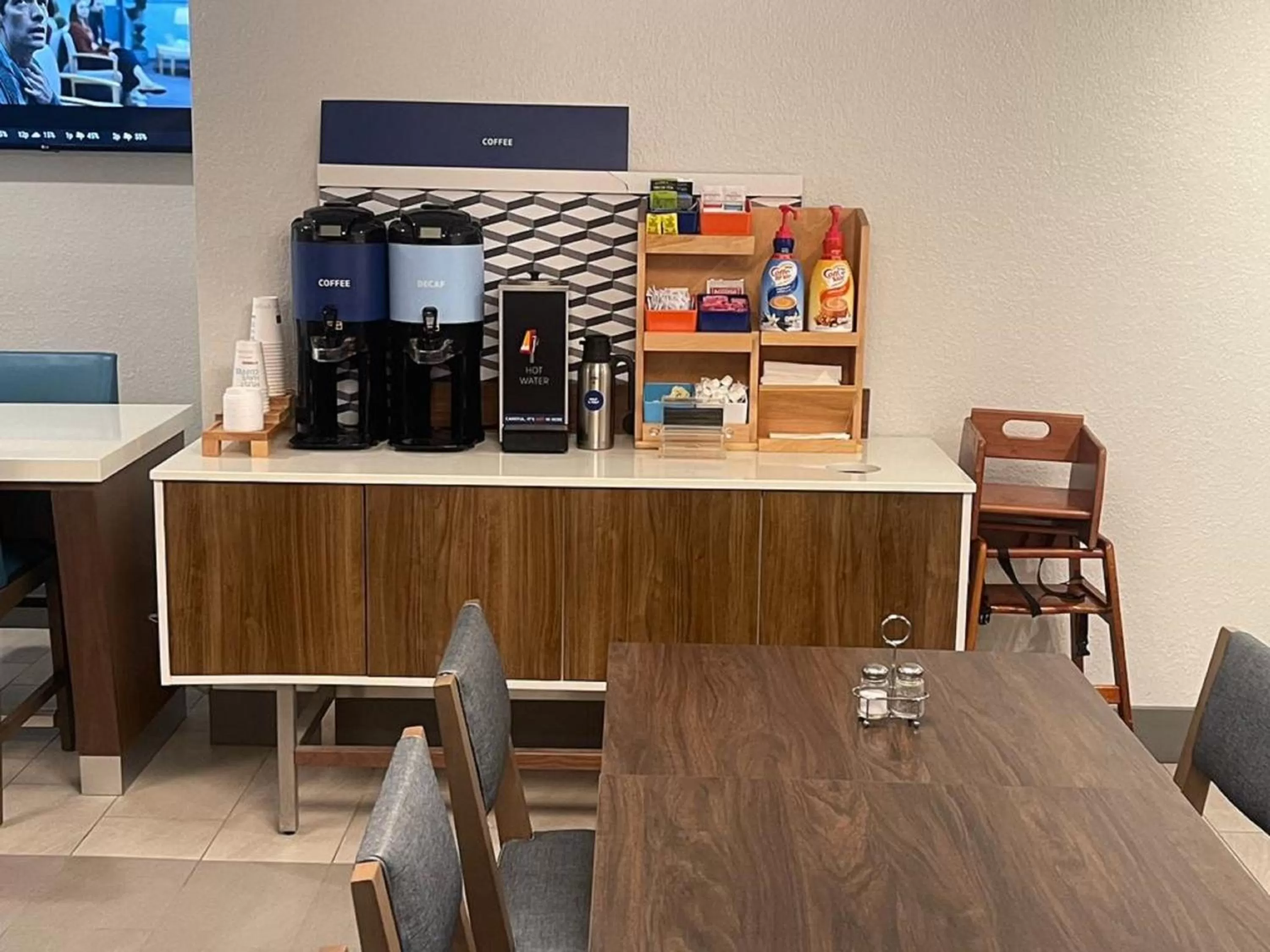 Breakfast in Holiday Inn Express Fort Lauderdale North - Executive Airport by IHG