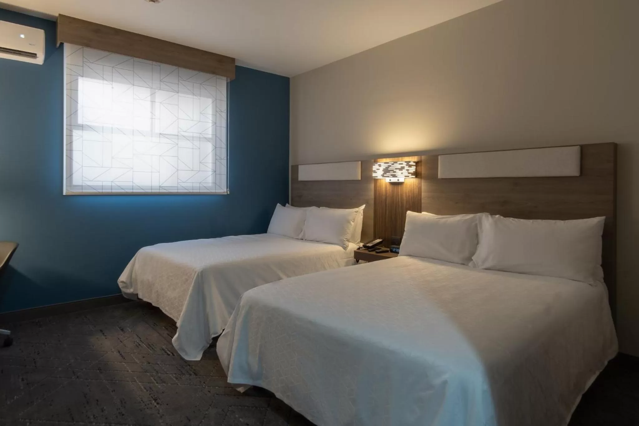 Photo of the whole room, Bed in Holiday Inn Express Morelia Centro Historico