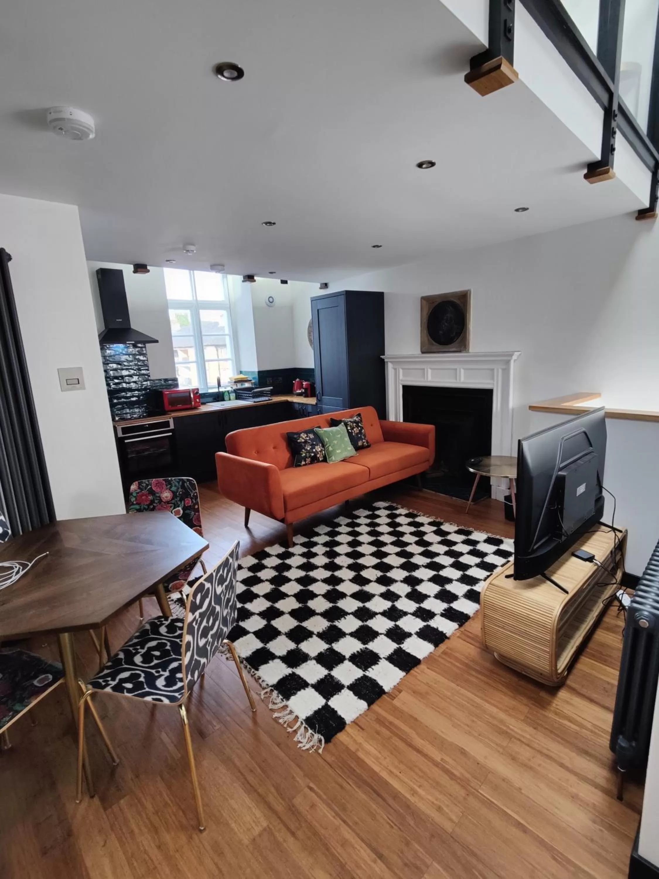 Kitchen or kitchenette in Slateford House 1770 Luxury Aparthotel by The House of Danu