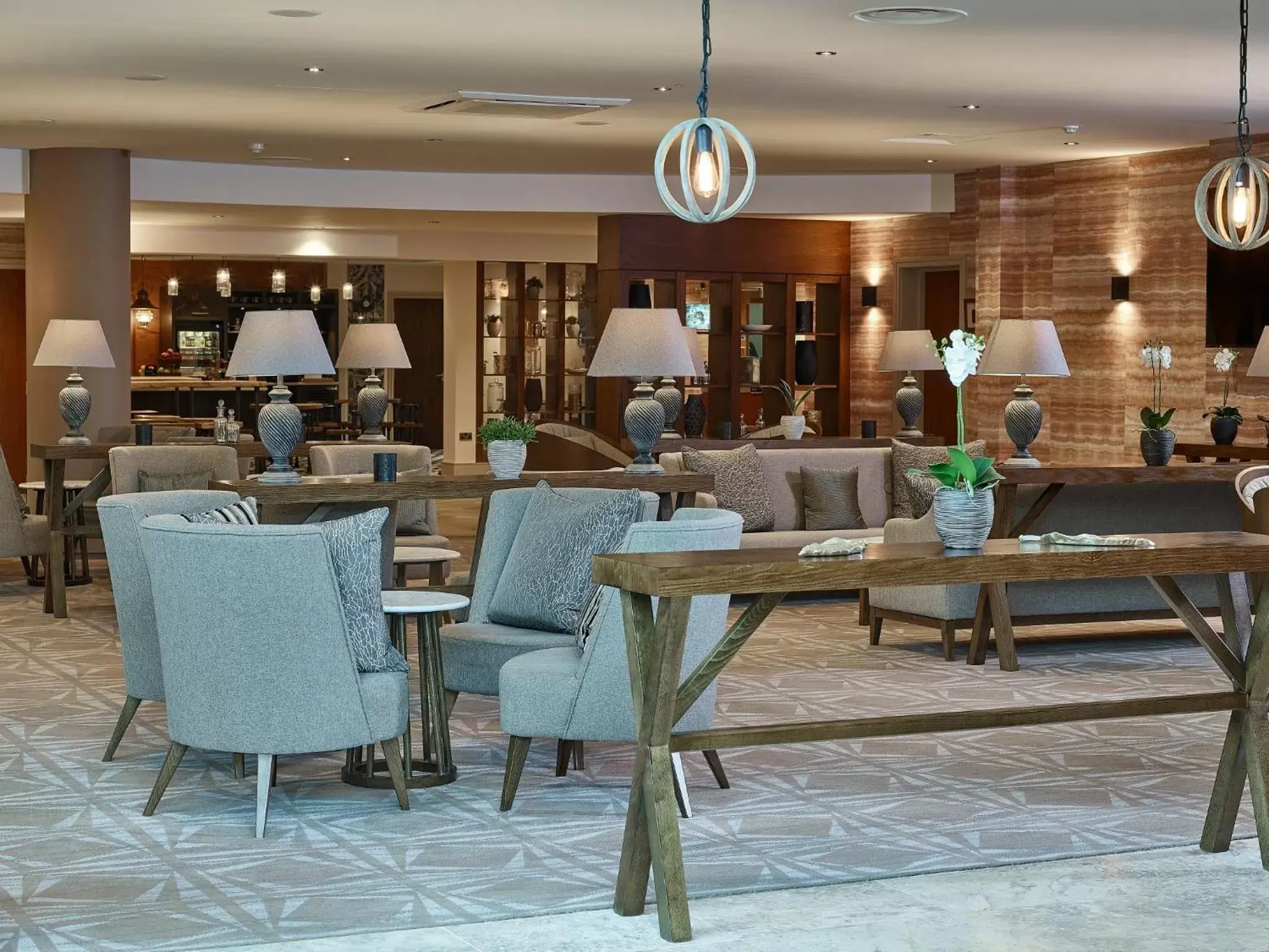 Lounge or bar, Restaurant/Places to Eat in Staverton Park Hotel & Golf Club