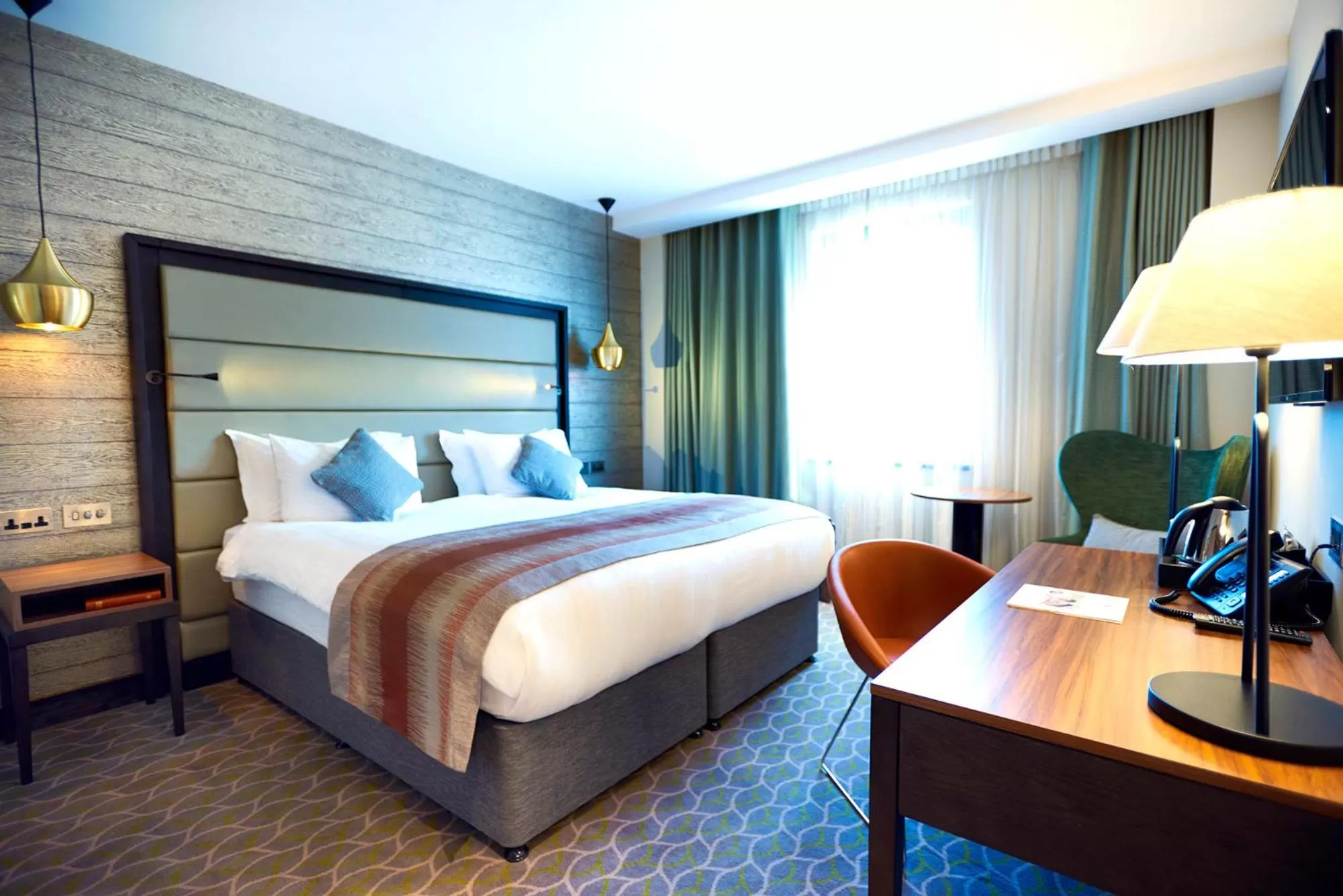 Bathroom, Bed in The Warwickshire Hotel and Country Club