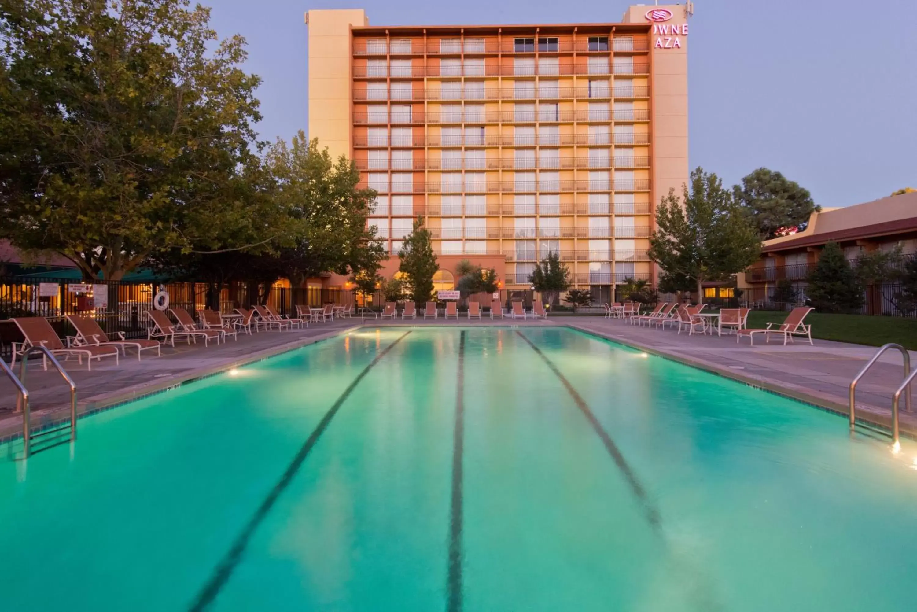 Swimming pool in Albuquerque Crowne Plaza by IHG Swimming pool in Albuquerque Crowne Plaza by IHG