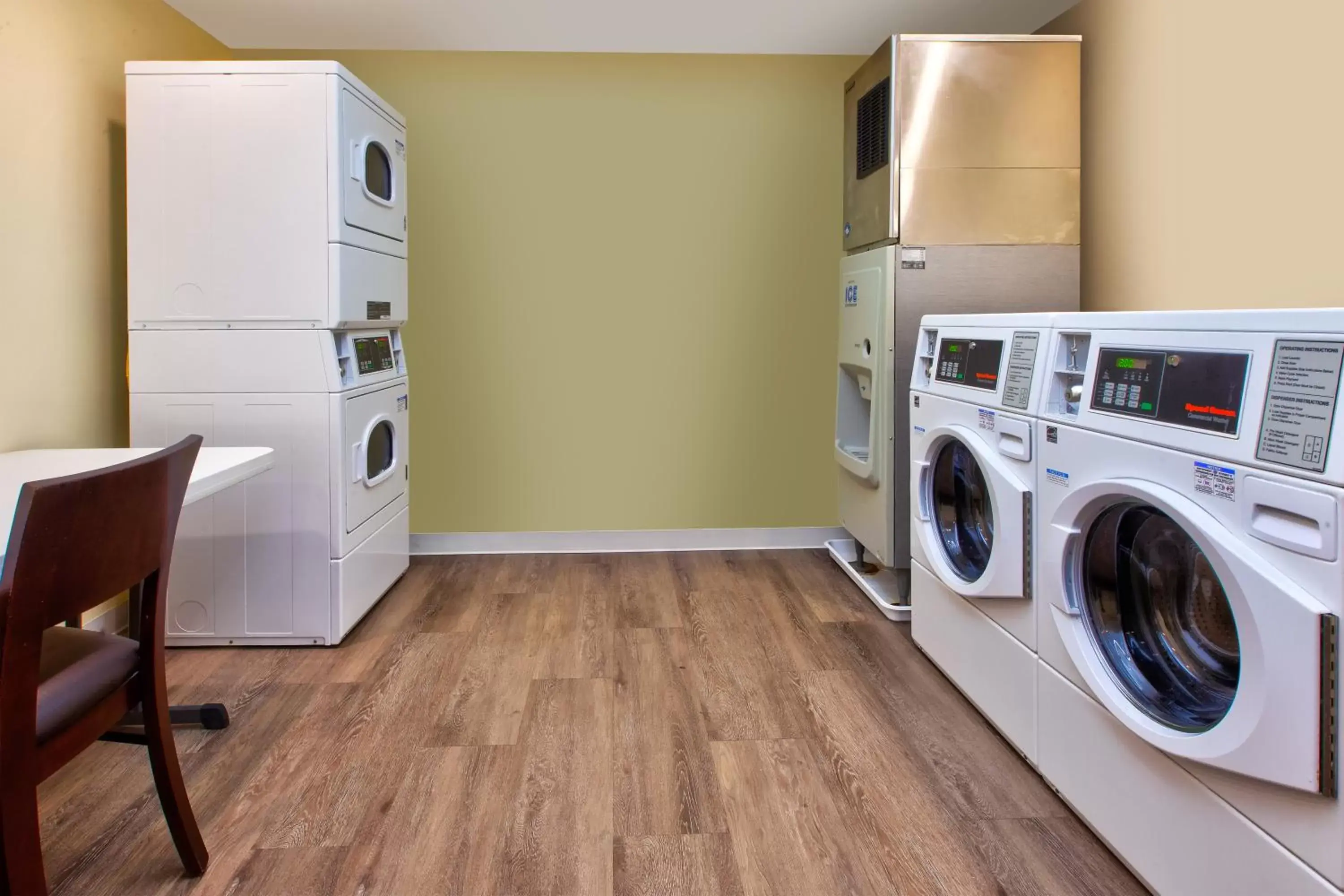 laundry, Kitchen/Kitchenette in Holiday Inn Express Absecon-Atlantic City Area, an IHG Hotel