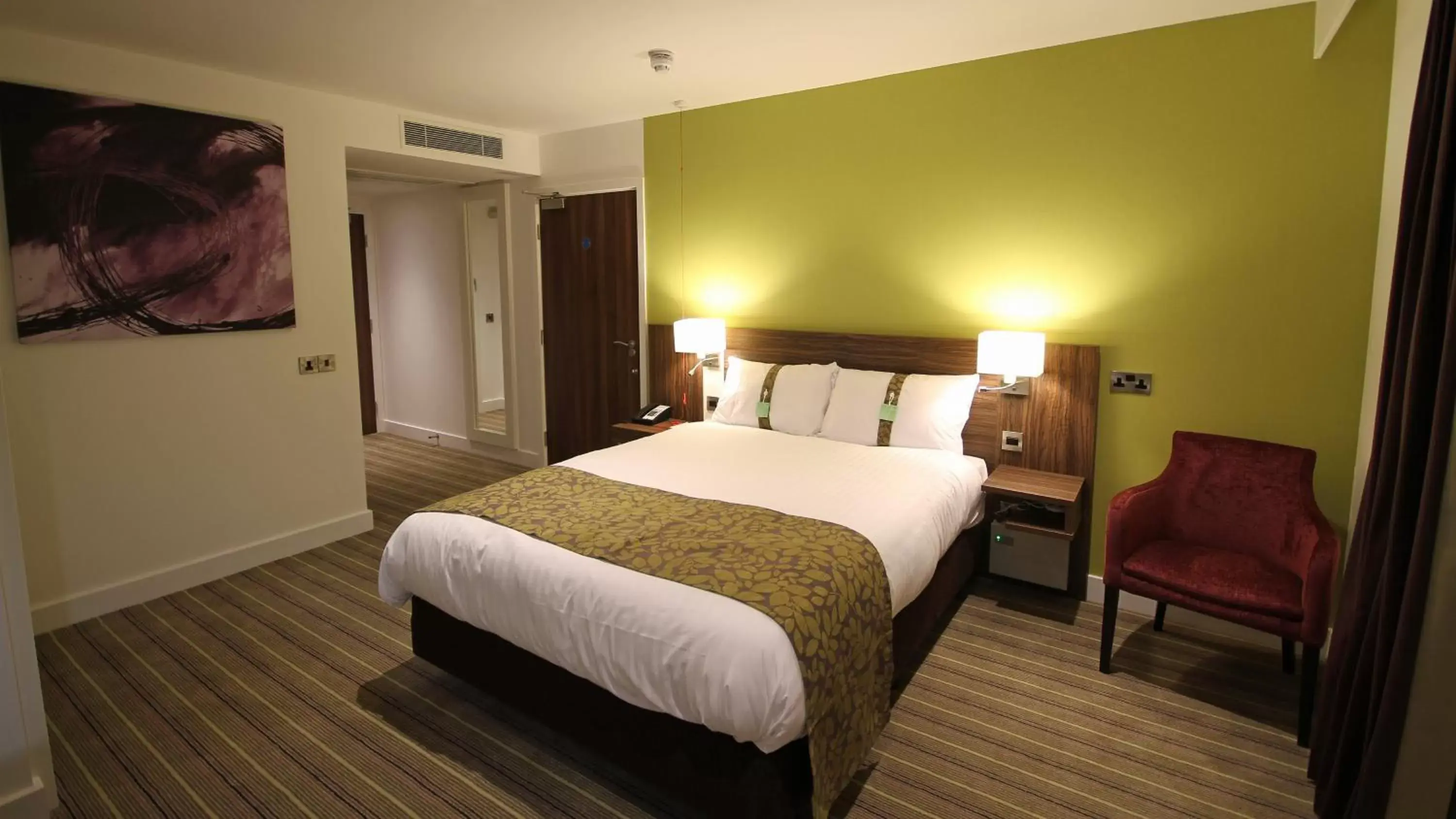 Photo of the whole room, Bed in Holiday Inn Huntingdon Racecourse, an IHG Hotel