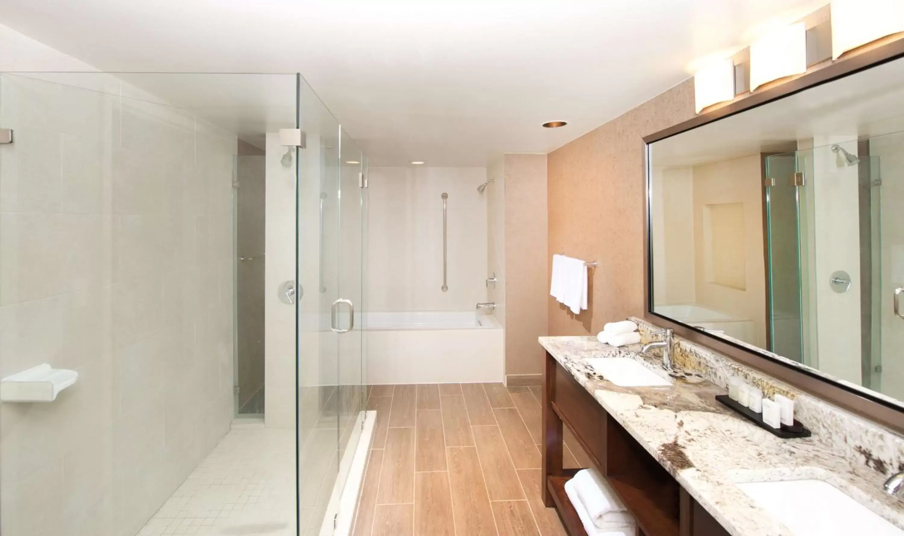 Bathroom in Embassy Suites by Hilton Cincinnati Northeast - Blue Ash